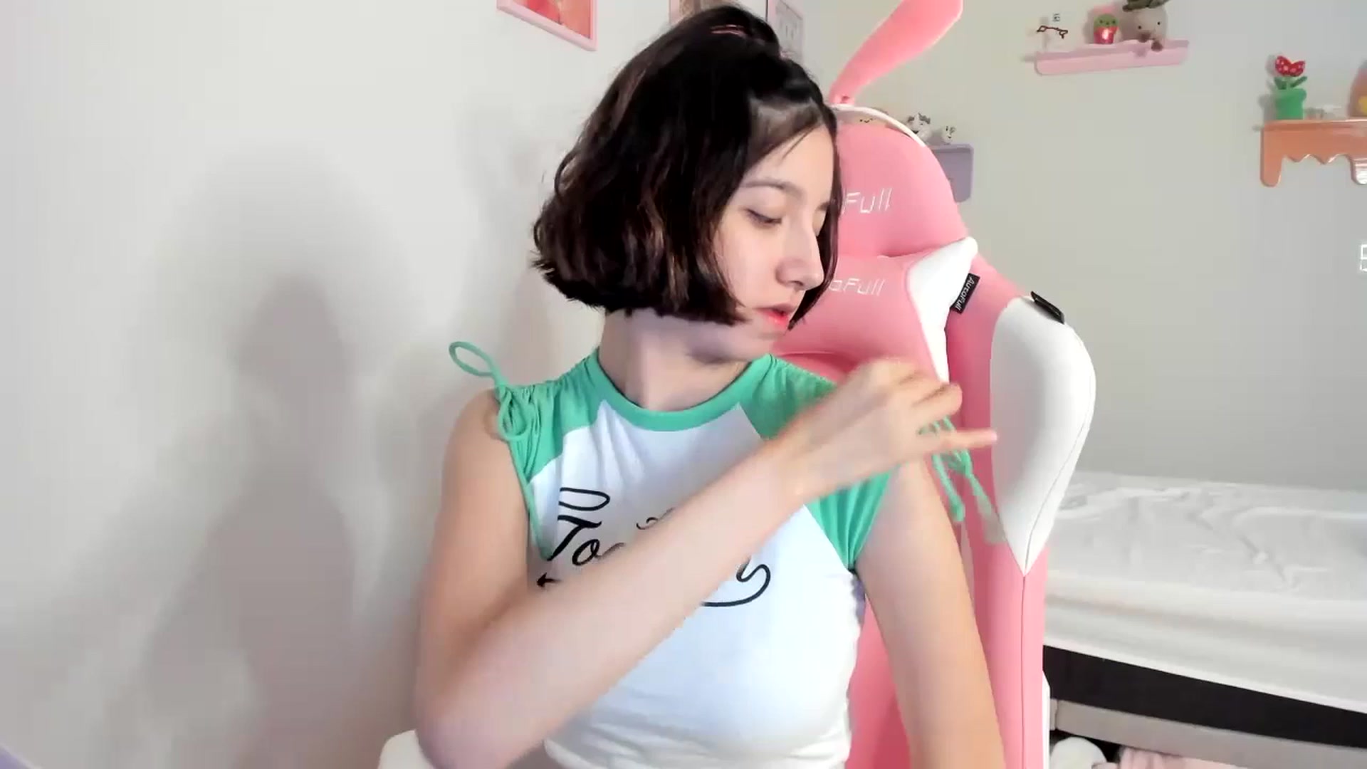 Gallery image thumbnail from Cherrycute666's myfreecams stream on, 07/01/2023, 04:52 image 1 of 20