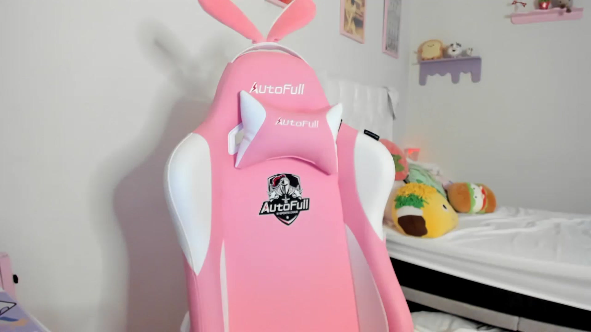 Gallery image thumbnail from Cherrycute666's myfreecams stream on, 07/01/2023, 04:52 image 4 of 20