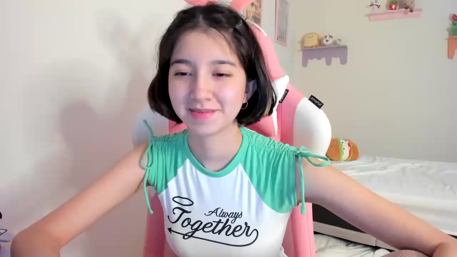 Gallery image thumbnail from Cherrycute666's myfreecams stream on, 07/01/2023, 06:28 image 1 of 20