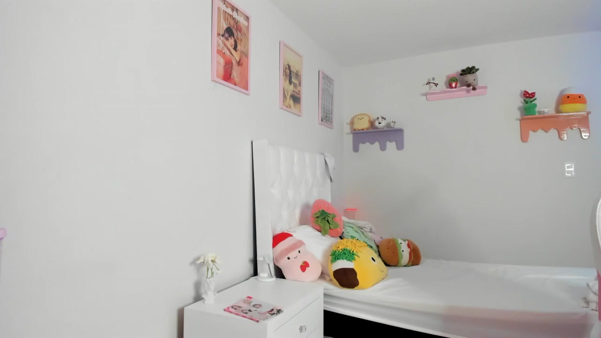 Gallery image thumbnail from Cherrycute666's myfreecams stream on, 07/01/2023, 06:28 image 14 of 20