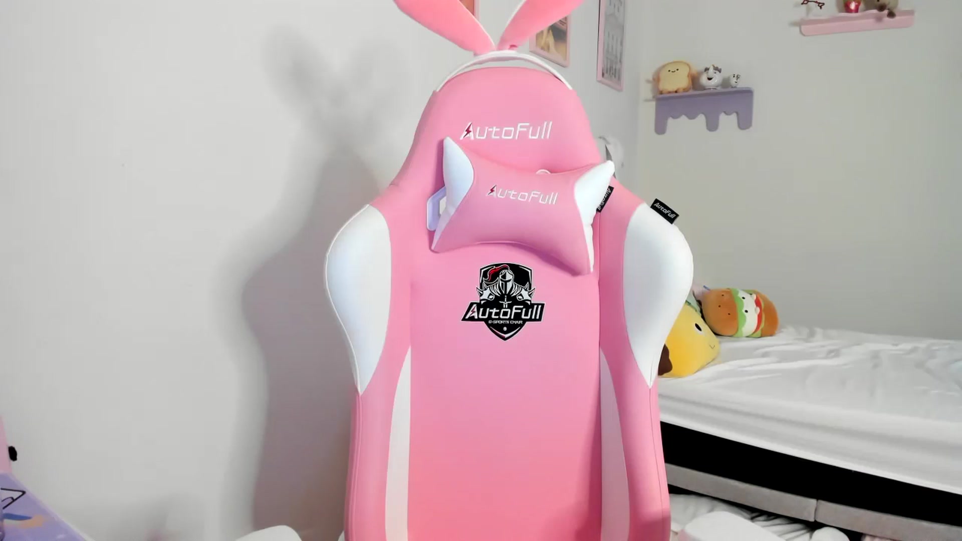 Gallery image thumbnail from Cherrycute666's myfreecams stream on, 07/01/2023, 09:40 image 15 of 20