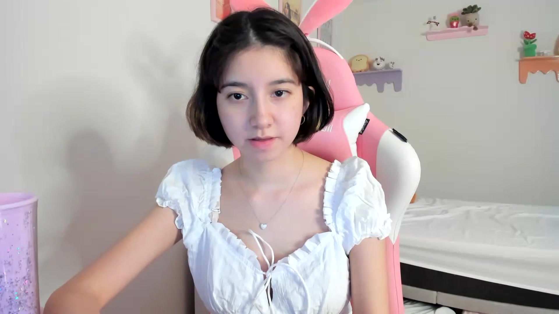 Gallery image thumbnail from Cherrycute666's myfreecams stream on, 07/01/2023, 09:40 image 18 of 20