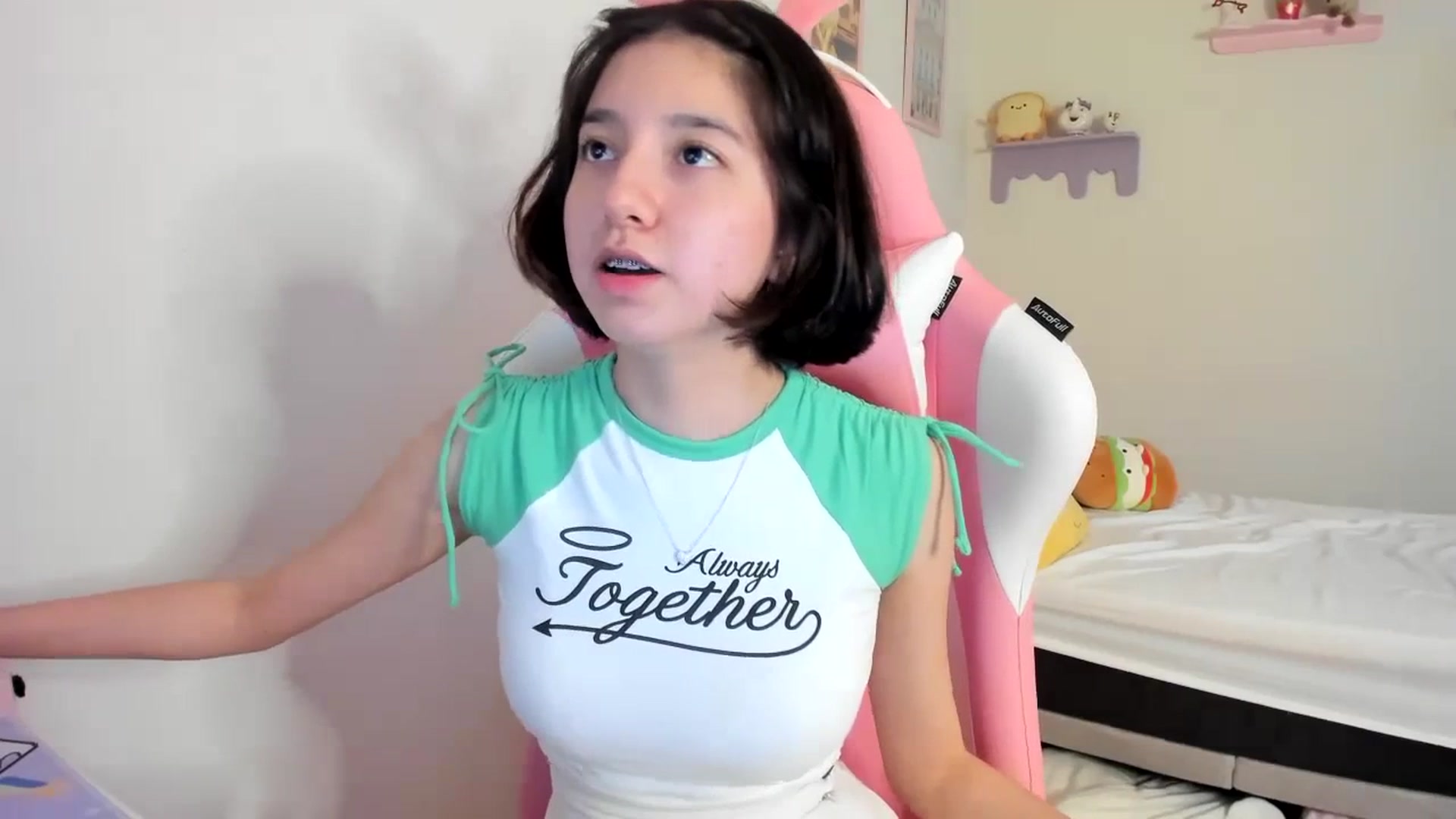 Gallery image thumbnail from Cherrycute666's myfreecams stream on, 07/01/2023, 09:40 image 16 of 20