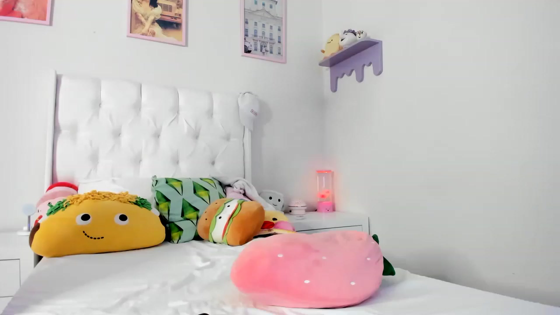 Gallery image thumbnail from Cherrycute666's myfreecams stream on, 07/01/2023, 13:03 image 7 of 20