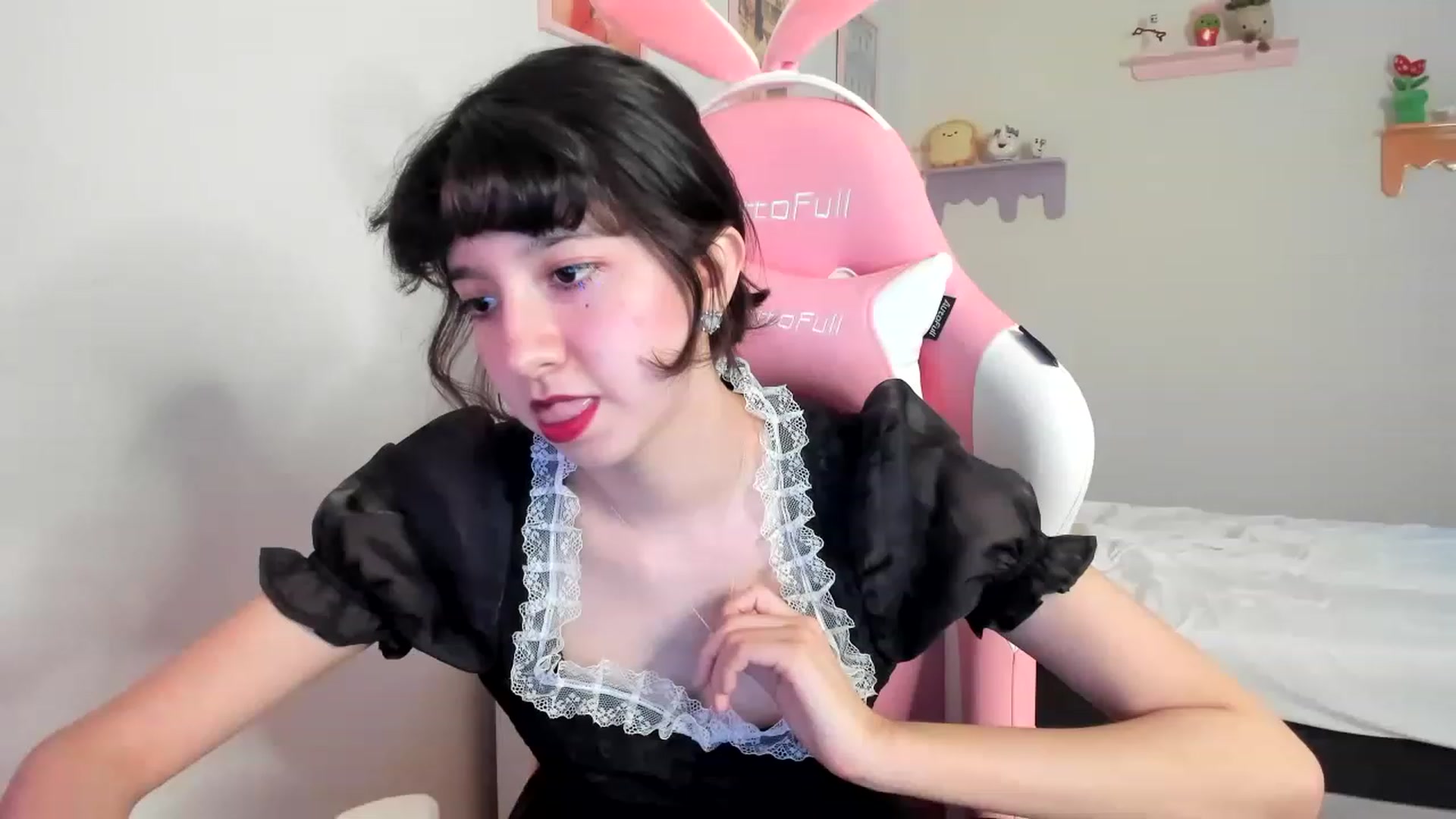 Gallery image thumbnail from Cherrycute666's myfreecams stream on, 07/02/2023, 04:54 image 6 of 20