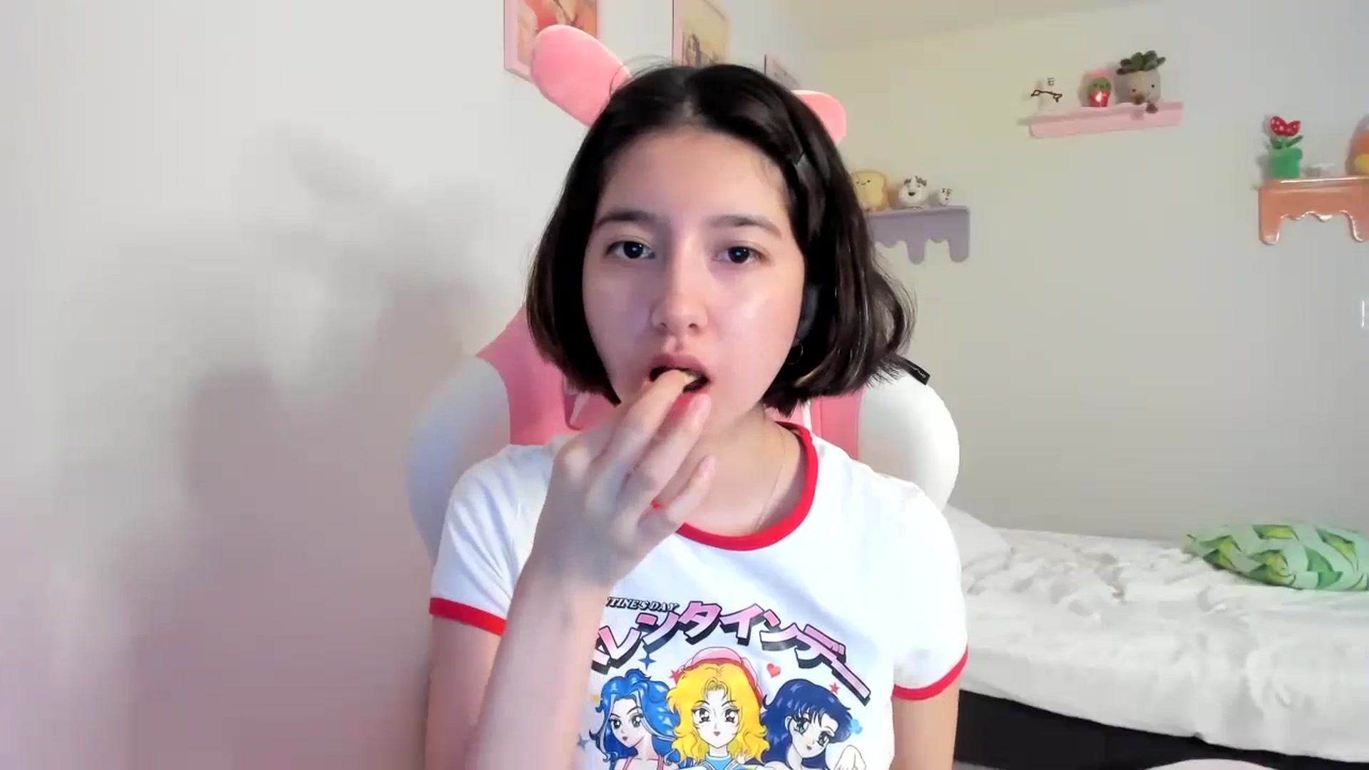 Gallery image thumbnail from Cherrycute666's myfreecams stream on, 07/03/2023, 01:08 image 19 of 20