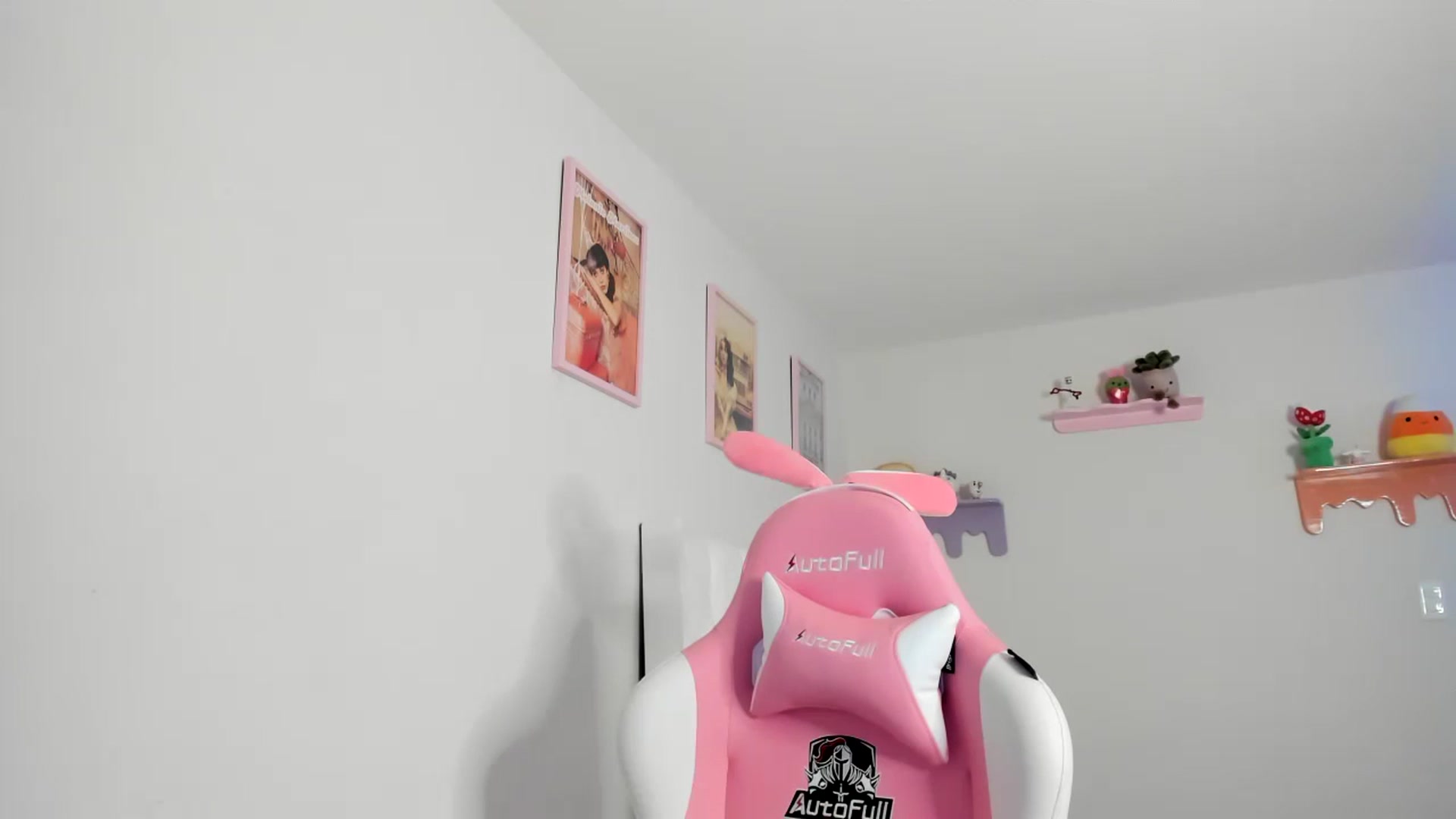 Gallery image thumbnail from Cherrycute666's myfreecams stream on, 07/03/2023, 02:47 image 6 of 20