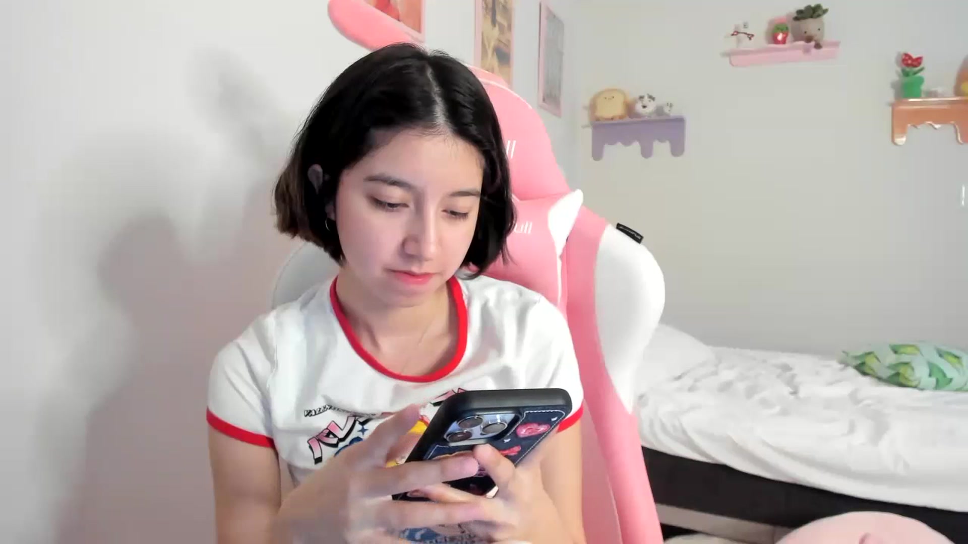 Gallery image thumbnail from Cherrycute666's myfreecams stream on, 07/03/2023, 02:47 image 5 of 20