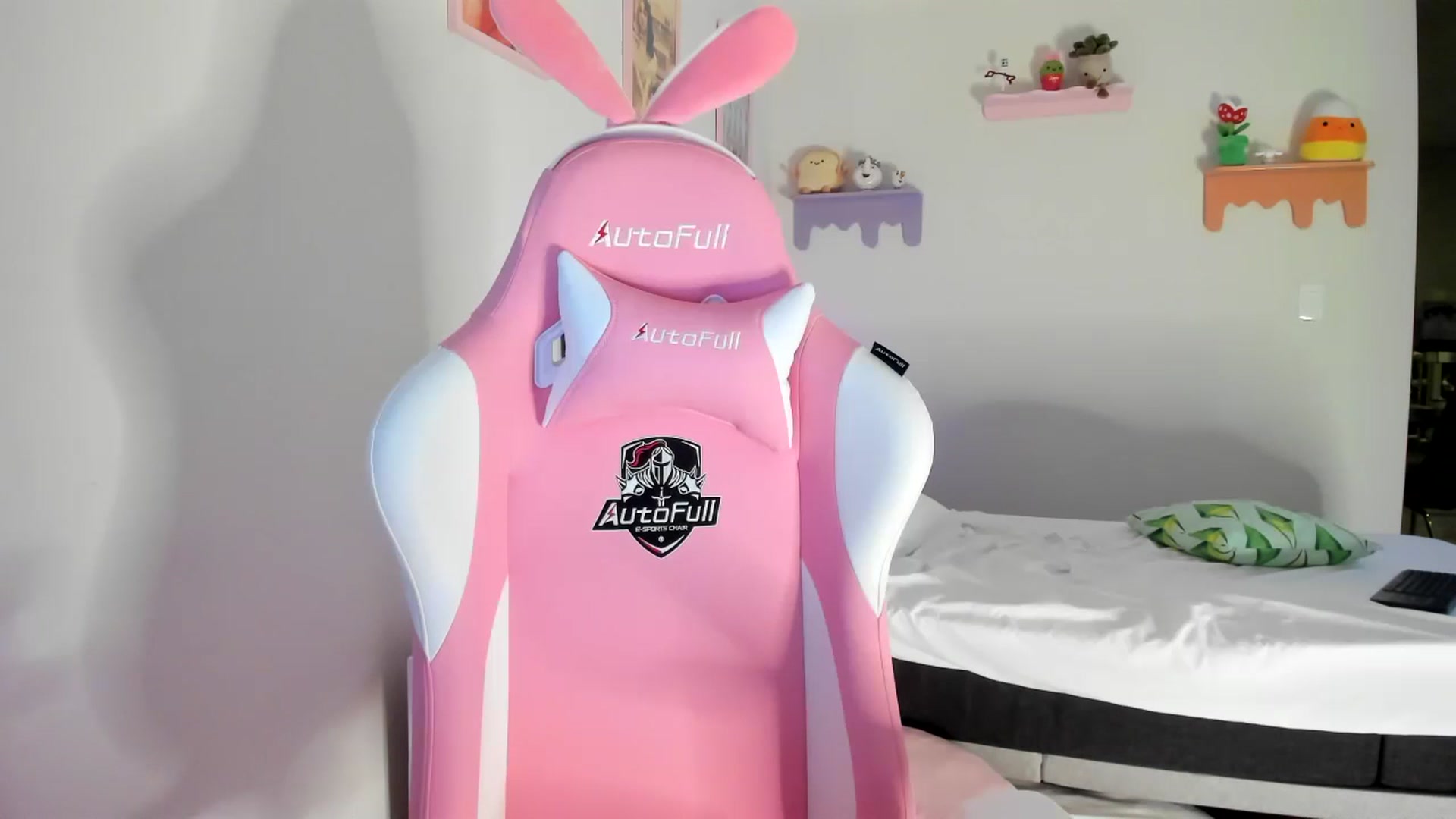 Gallery image thumbnail from Cherrycute666's myfreecams stream on, 07/03/2023, 08:35 image 12 of 20
