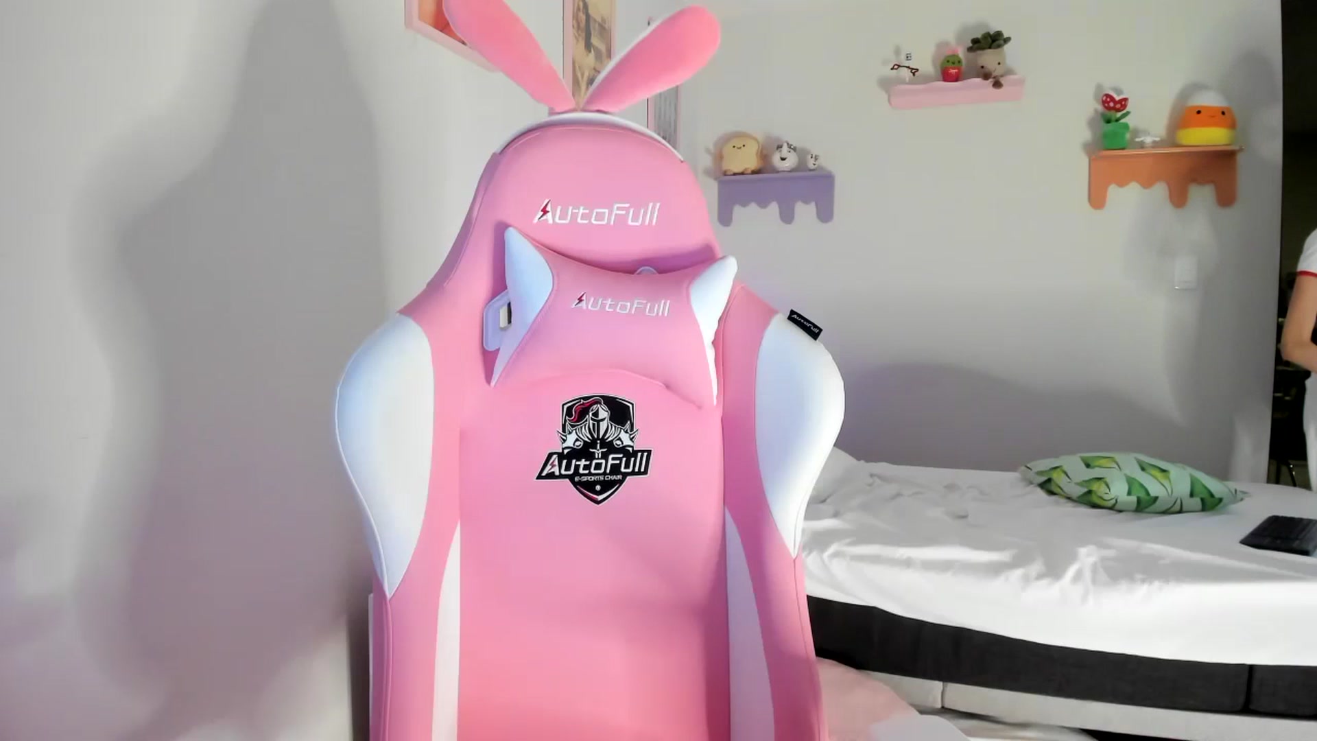 Gallery image thumbnail from Cherrycute666's myfreecams stream on, 07/03/2023, 08:35 image 13 of 20