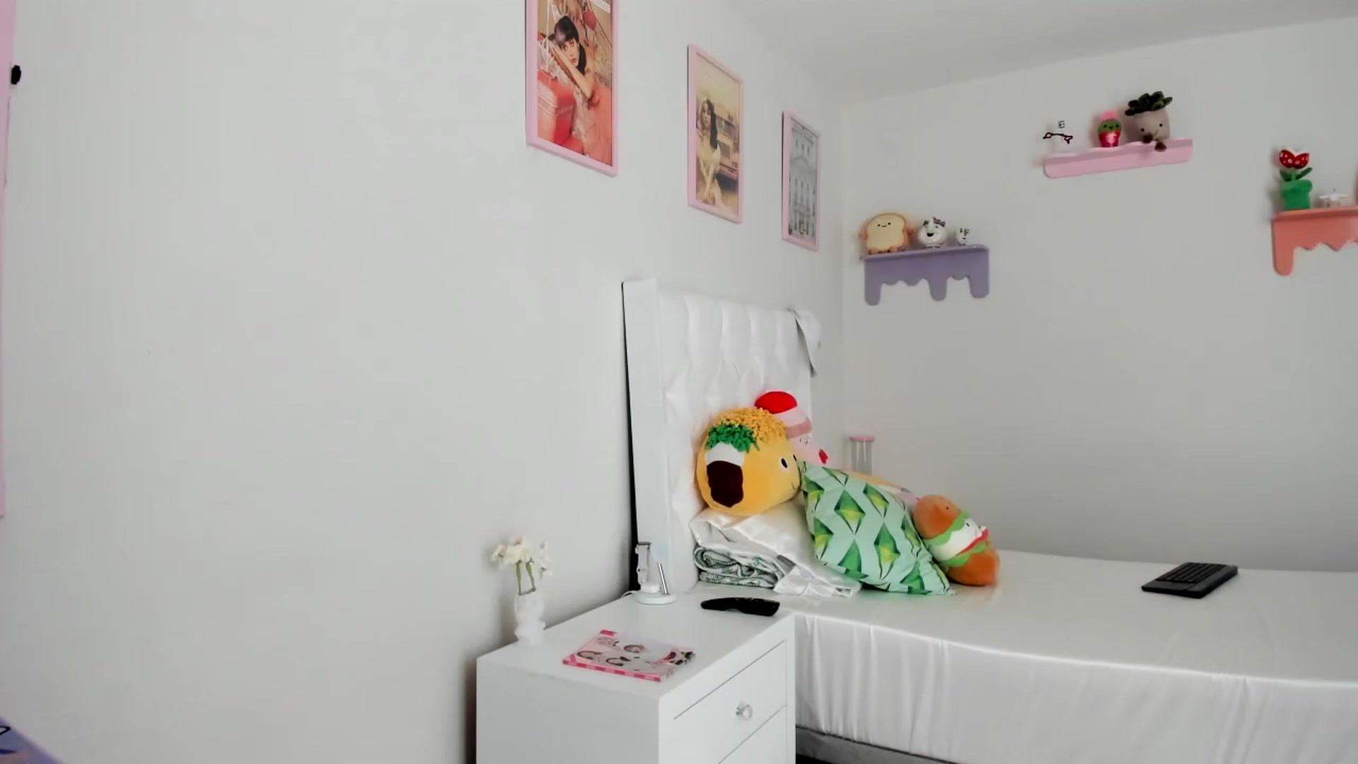 Gallery image thumbnail from Cherrycute666's myfreecams stream on, 07/03/2023, 22:06 image 13 of 20