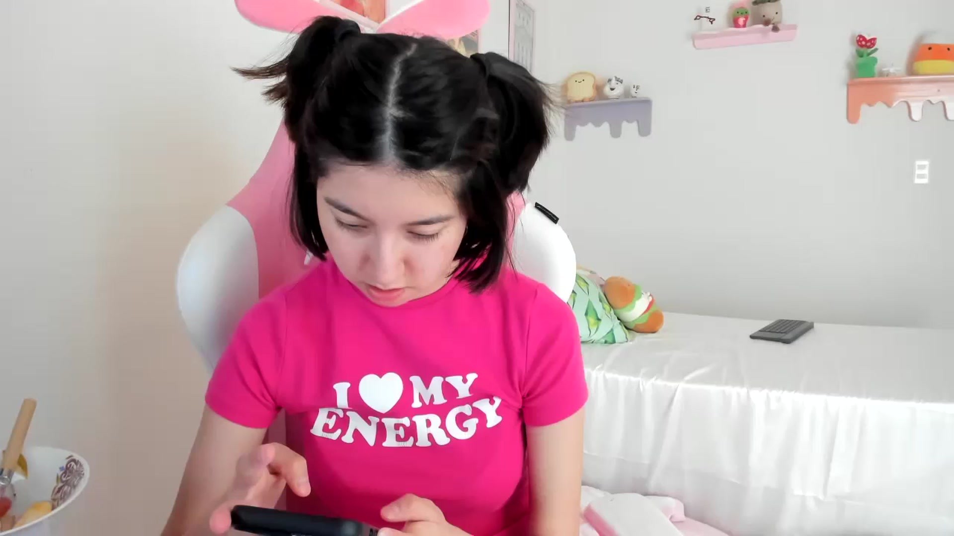Gallery image thumbnail from Cherrycute666's myfreecams stream on, 07/04/2023, 24:06 image 2 of 20