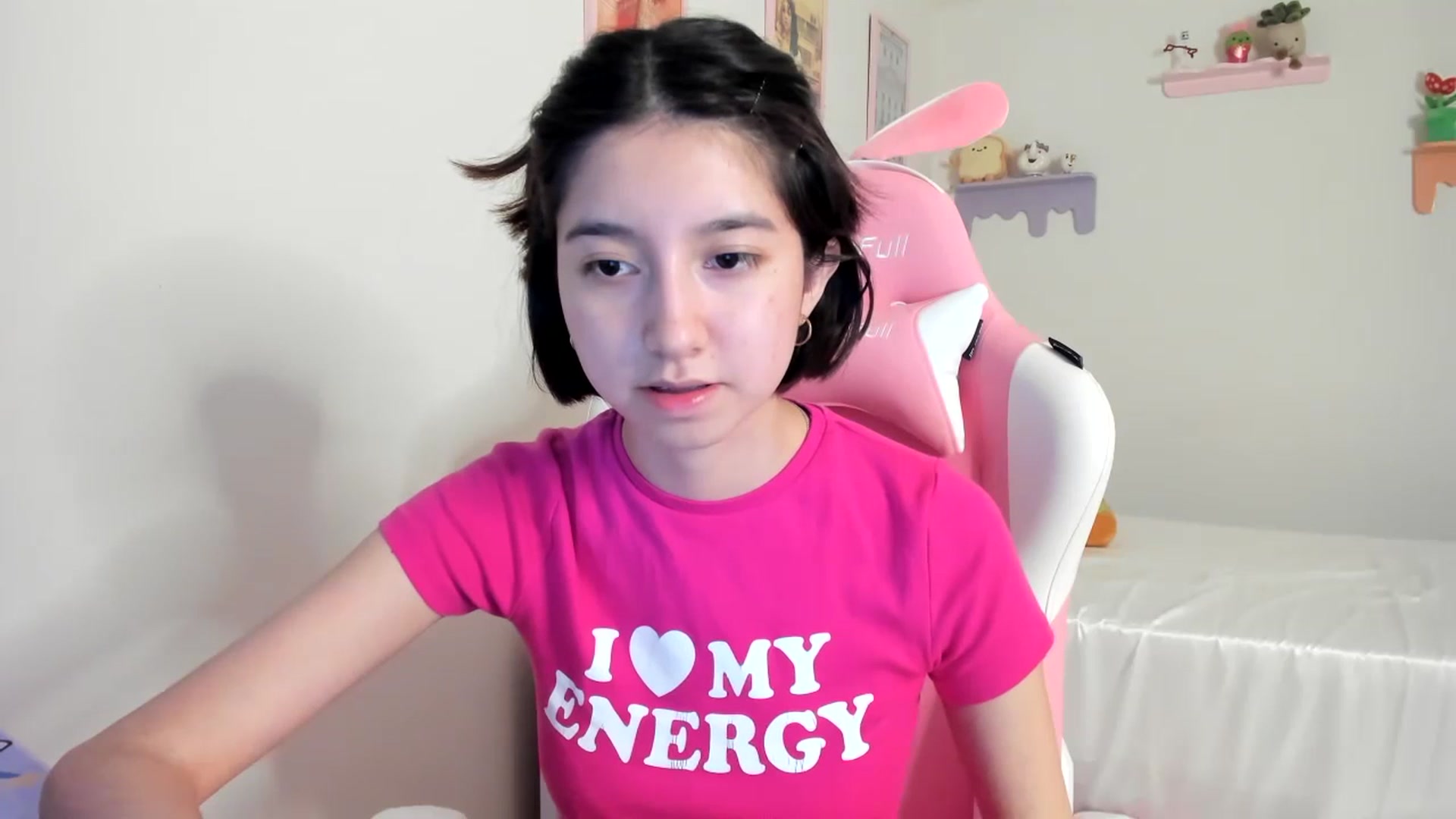 Gallery image thumbnail from Cherrycute666's myfreecams stream on, 07/04/2023, 24:06 image 18 of 20