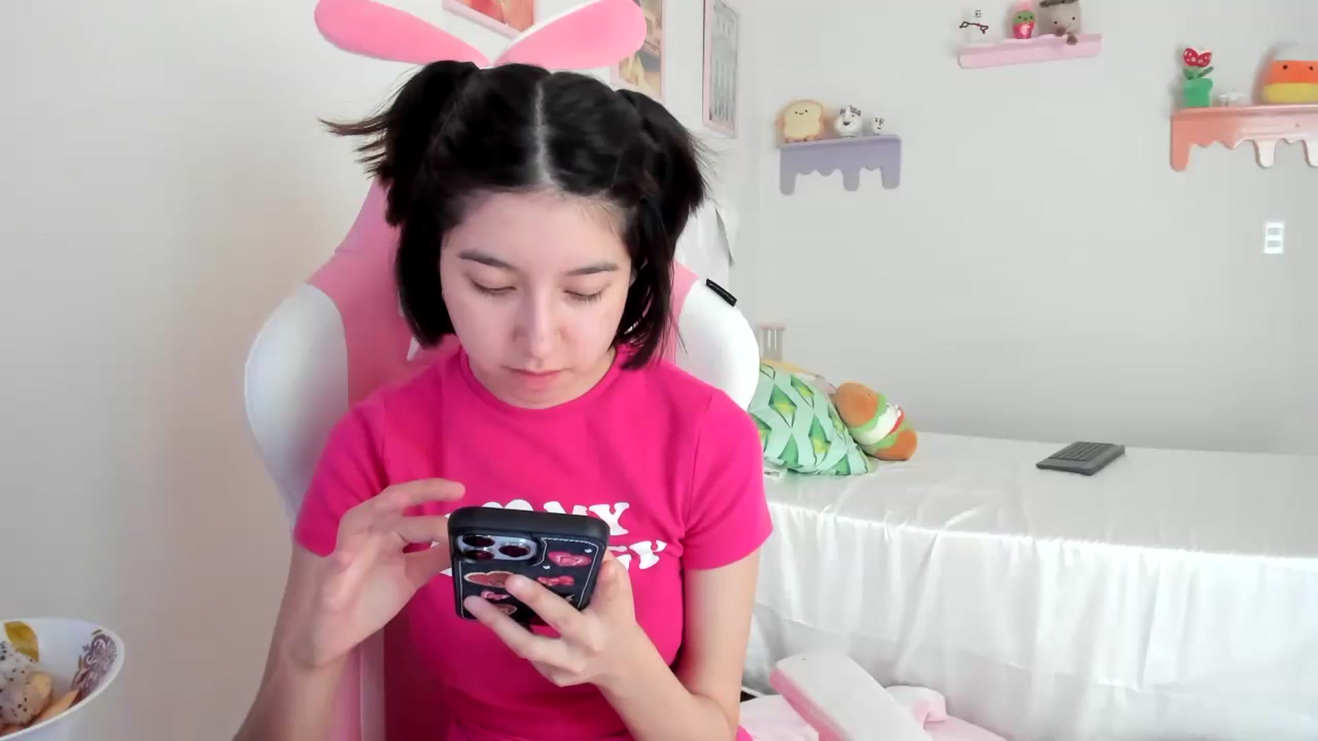 Gallery image thumbnail from Cherrycute666's myfreecams stream on, 07/04/2023, 24:06 image 1 of 20