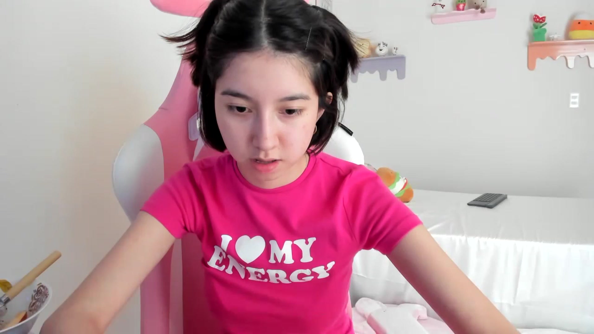 Gallery image thumbnail from Cherrycute666's myfreecams stream on, 07/04/2023, 24:06 image 3 of 20