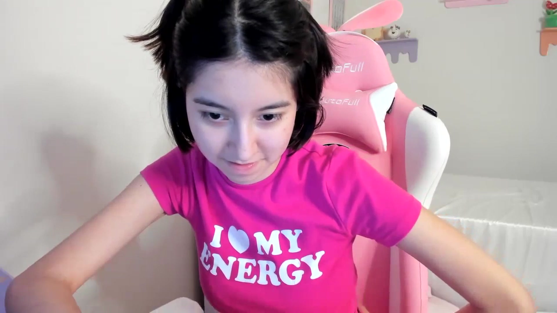 Gallery image thumbnail from Cherrycute666's myfreecams stream on, 07/04/2023, 01:33 image 8 of 20
