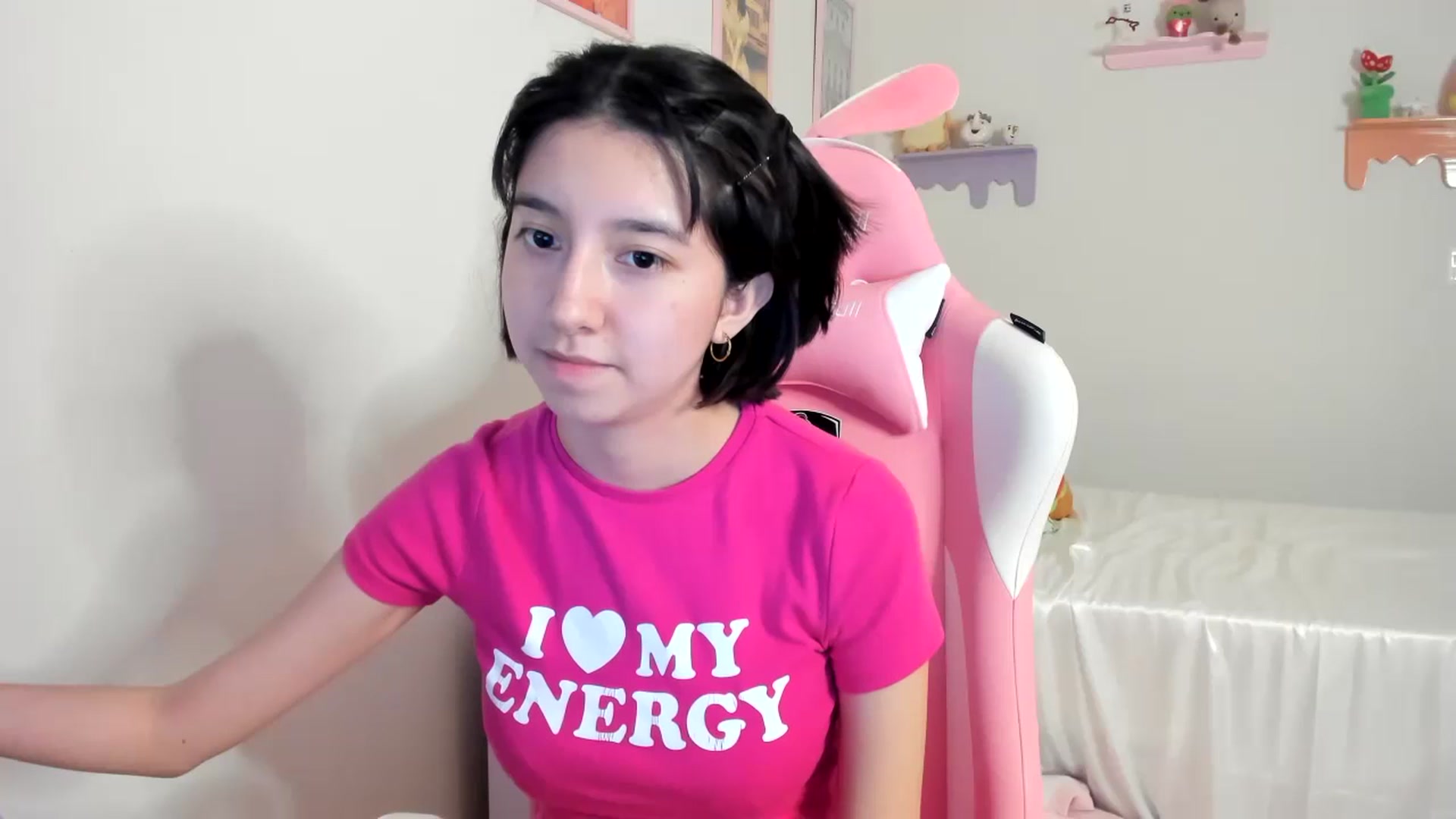 Gallery image thumbnail from Cherrycute666's myfreecams stream on, 07/04/2023, 02:46 image 2 of 20