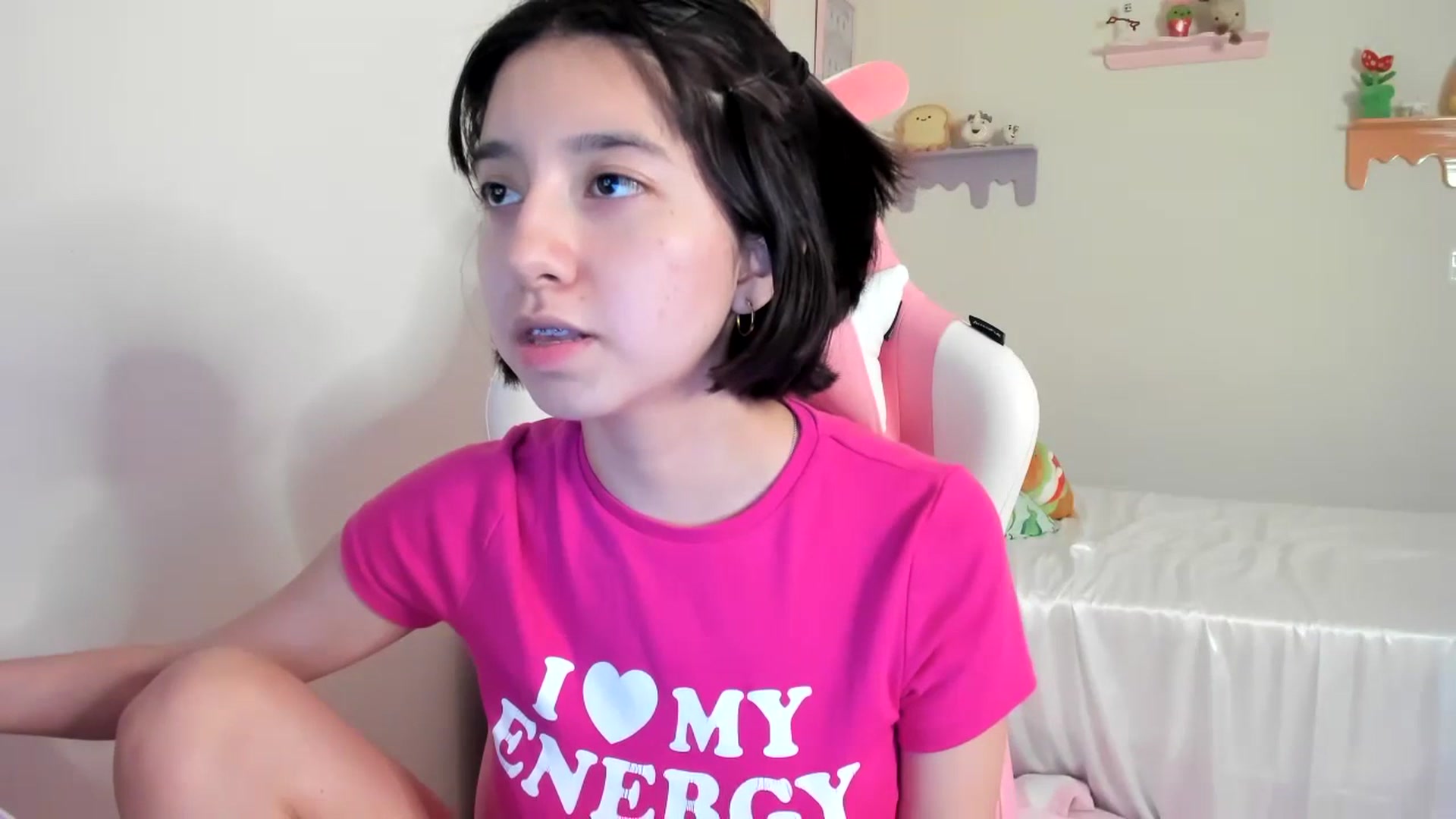 Gallery image thumbnail from Cherrycute666's myfreecams stream on, 07/04/2023, 02:46 image 3 of 20