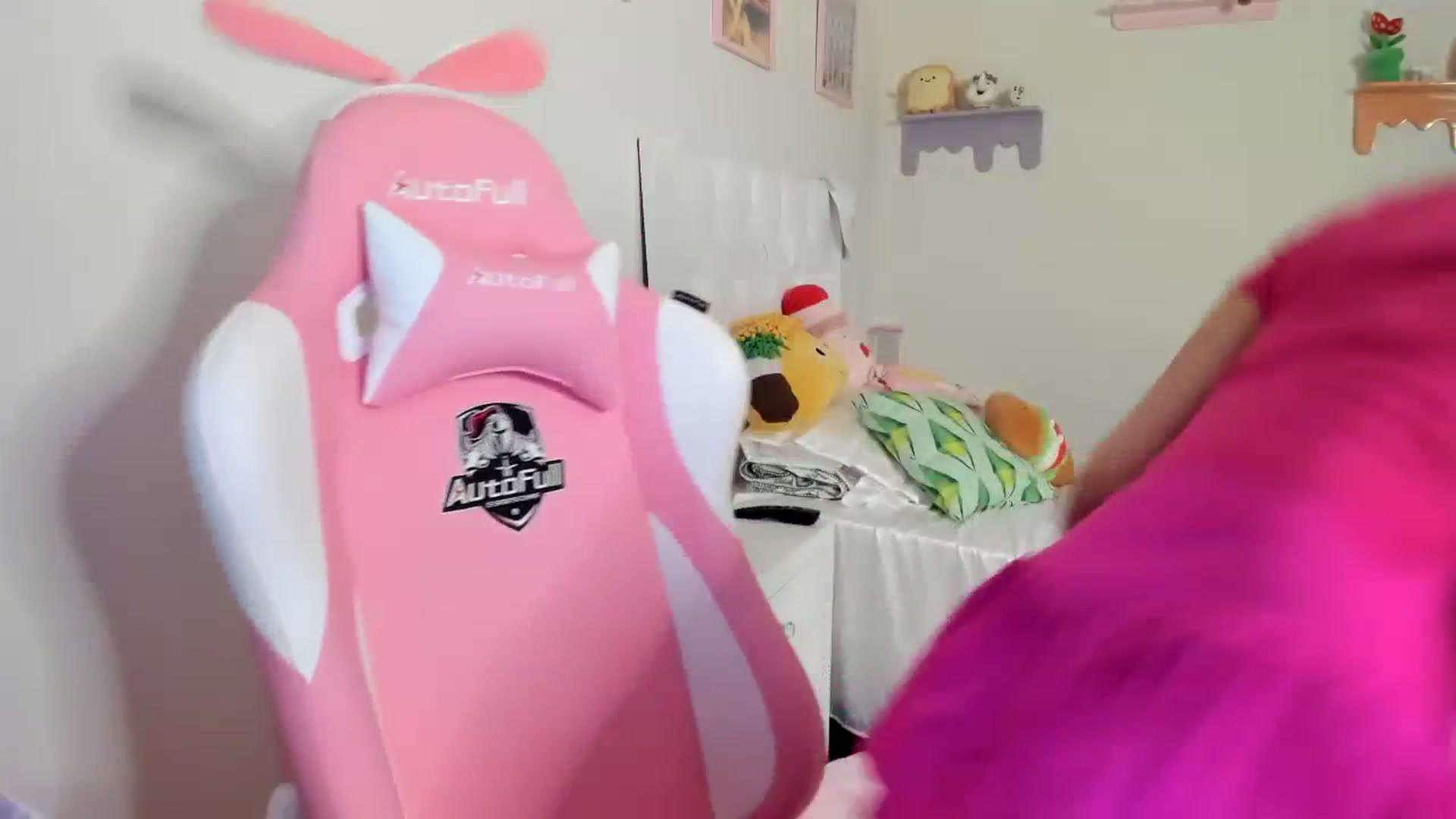 Gallery image thumbnail from Cherrycute666's myfreecams stream on, 07/04/2023, 02:46 image 5 of 20