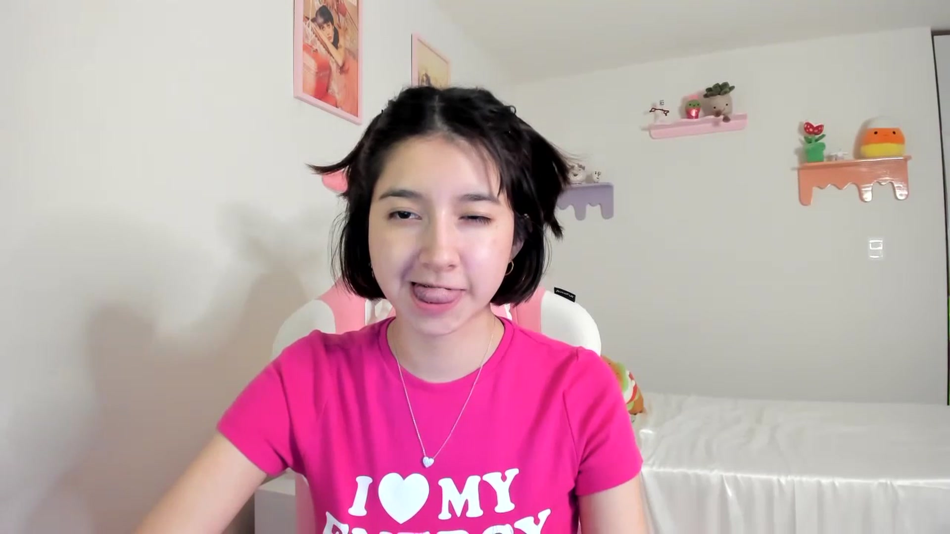Gallery image thumbnail from Cherrycute666's myfreecams stream on, 07/04/2023, 02:46 image 13 of 20