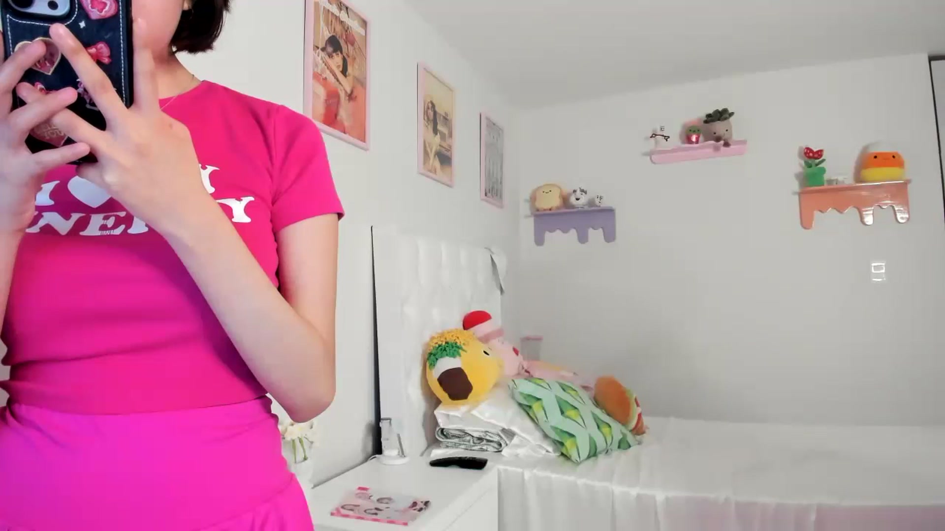 Gallery image thumbnail from Cherrycute666's myfreecams stream on, 07/04/2023, 04:13 image 3 of 20