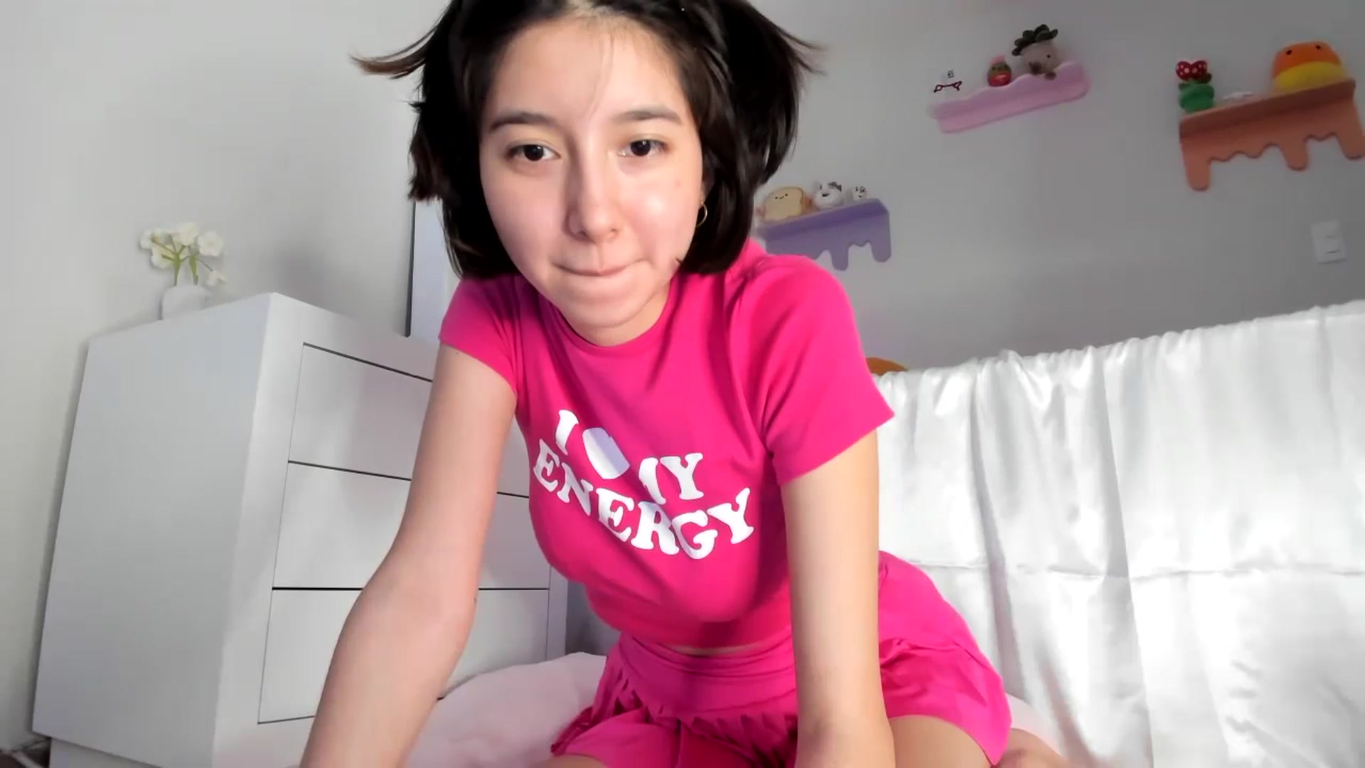 Gallery image thumbnail from Cherrycute666's myfreecams stream on, 07/04/2023, 07:14 image 1 of 20