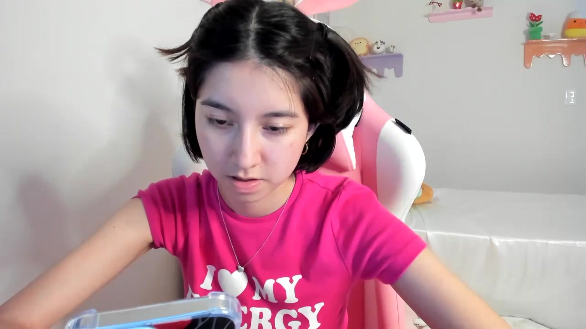 Gallery image thumbnail from Cherrycute666's myfreecams stream on, 07/04/2023, 07:35 image 19 of 20