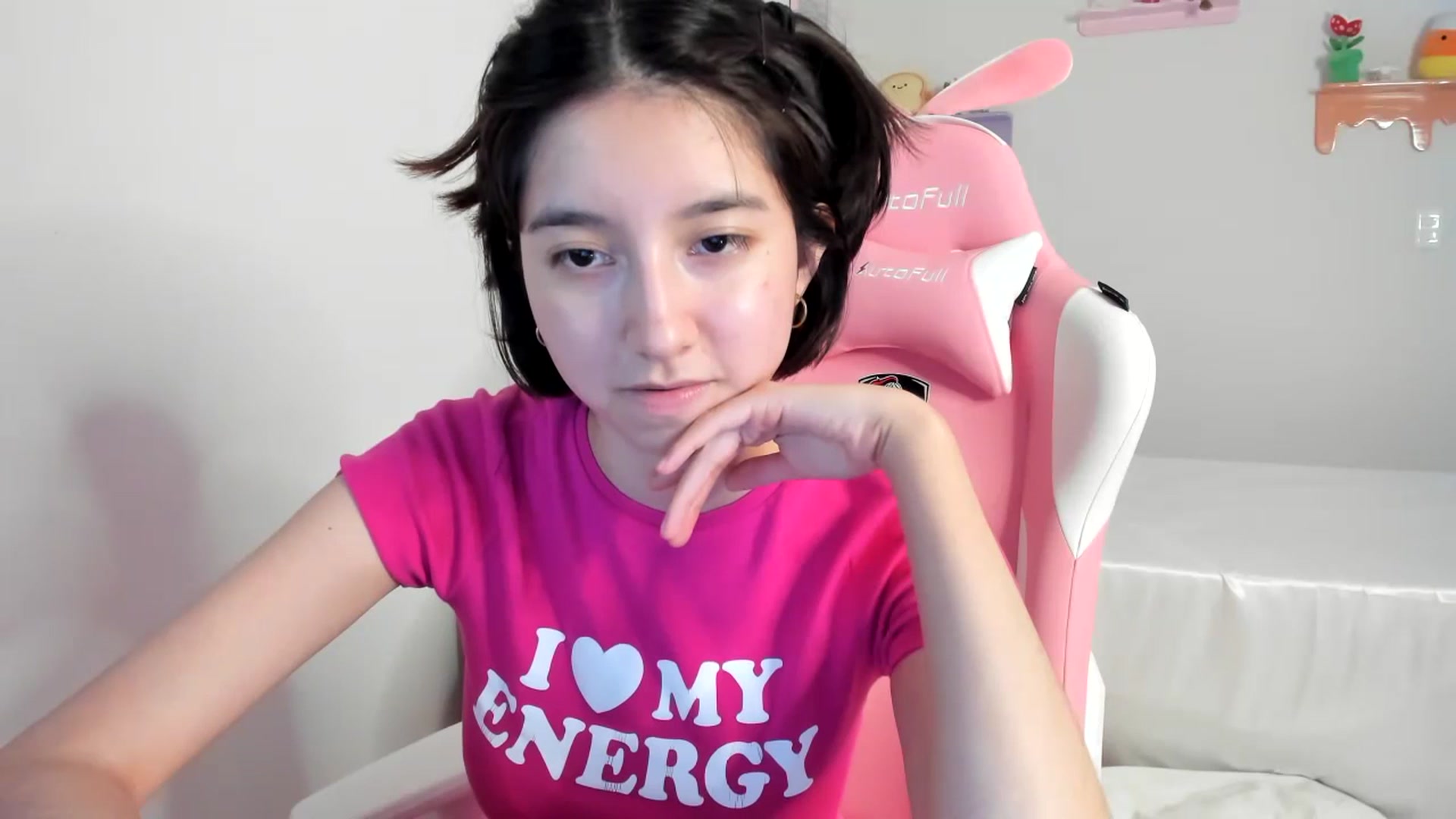 Gallery image thumbnail from Cherrycute666's myfreecams stream on, 07/04/2023, 08:17 image 17 of 20