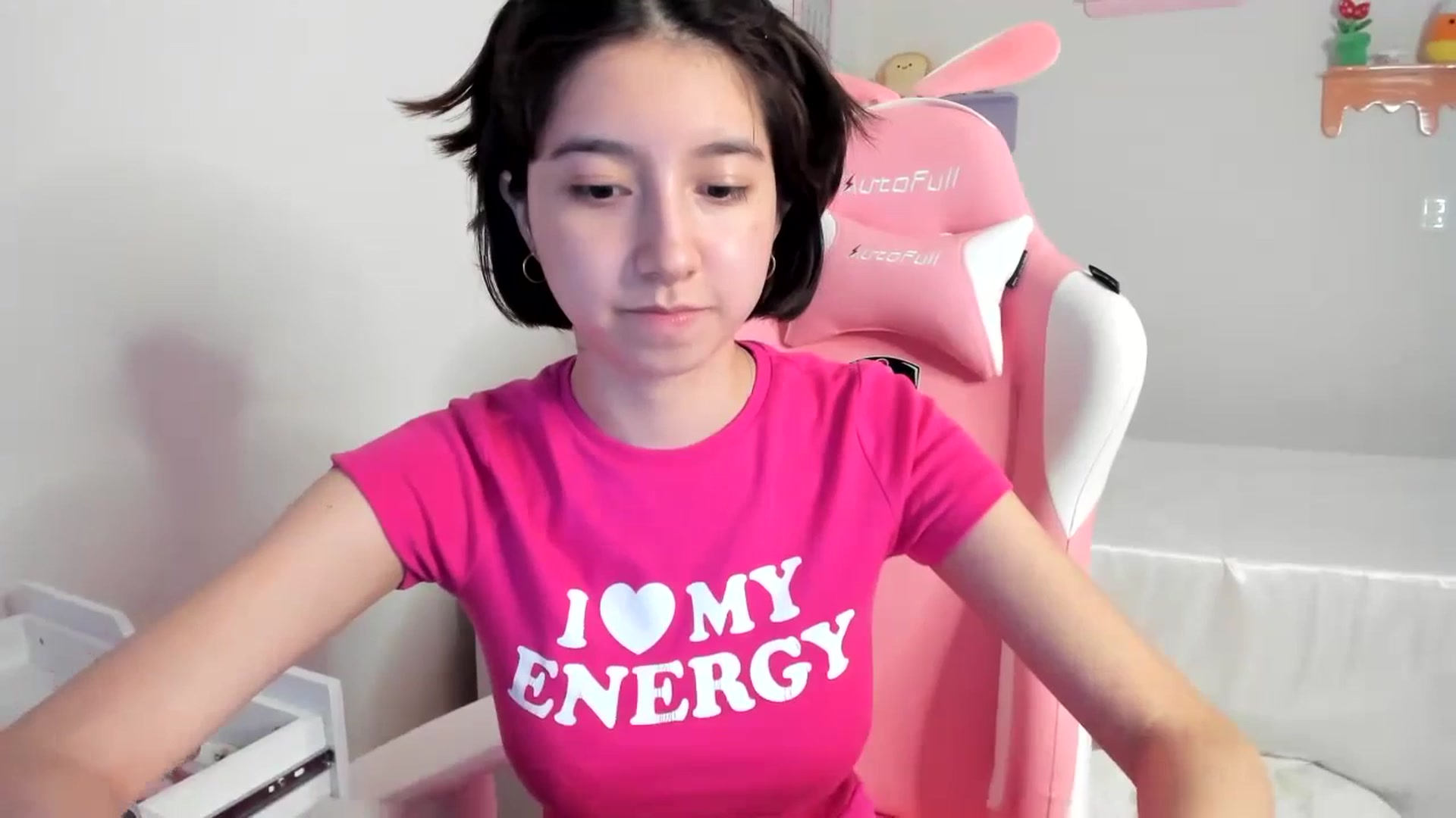 Gallery image thumbnail from Cherrycute666's myfreecams stream on, 07/04/2023, 08:17 image 15 of 20
