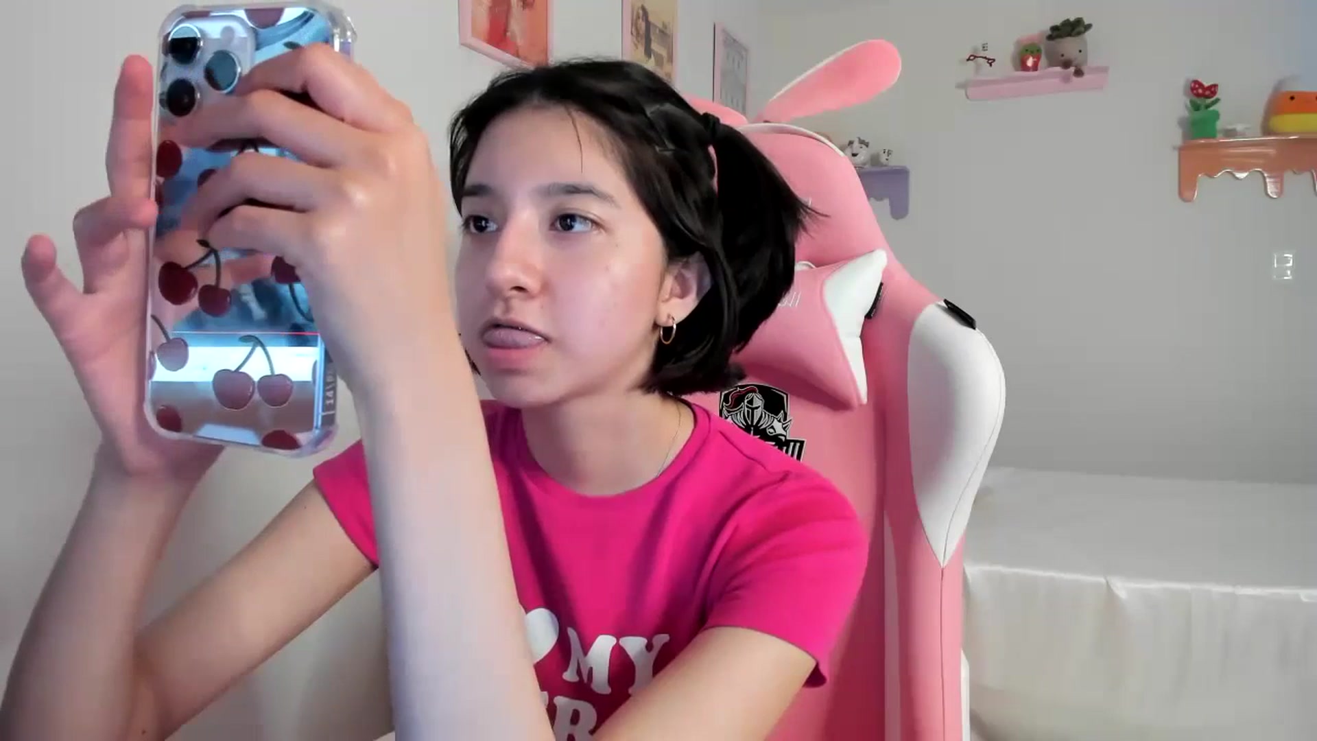 Gallery image thumbnail from Cherrycute666's myfreecams stream on, 07/04/2023, 08:17 image 9 of 20