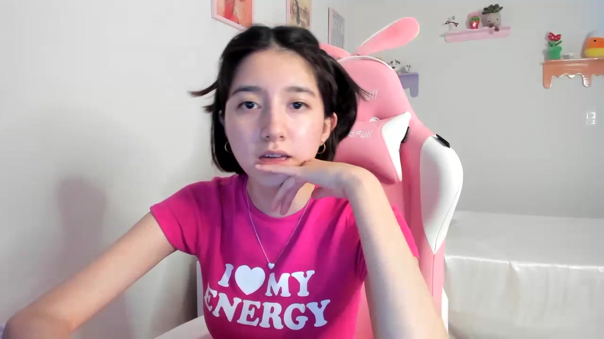 Gallery image thumbnail from Cherrycute666's myfreecams stream on, 07/04/2023, 08:17 image 3 of 20