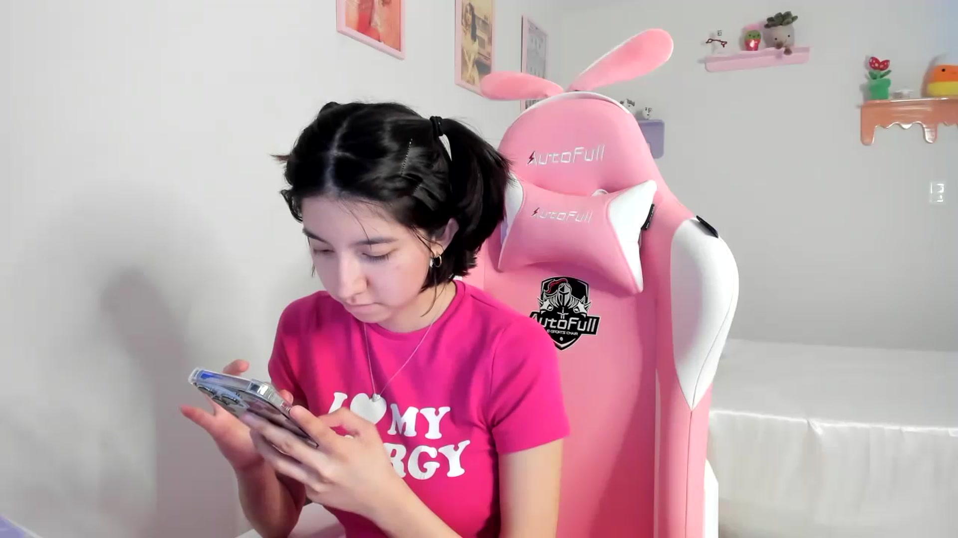 Gallery image thumbnail from Cherrycute666's myfreecams stream on, 07/04/2023, 08:17 image 4 of 20