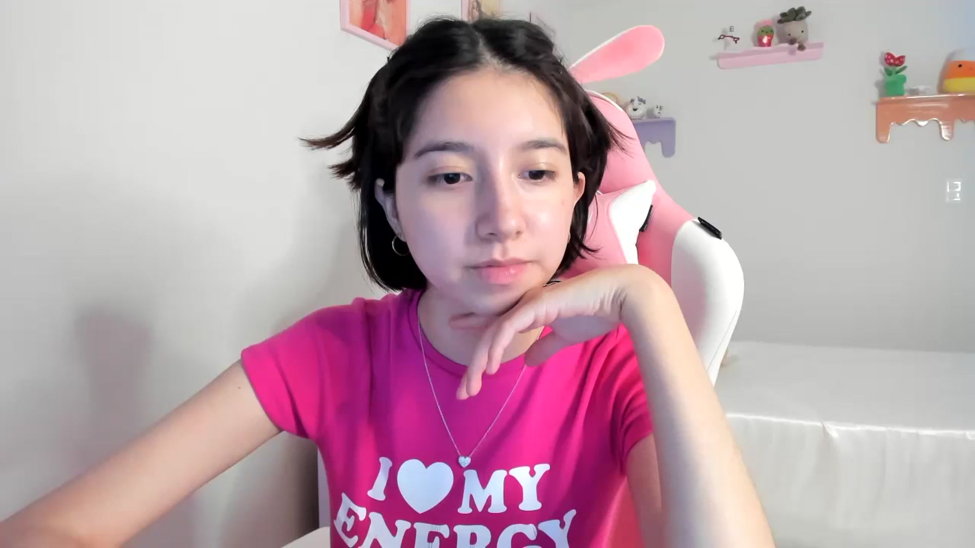 Gallery image thumbnail from Cherrycute666's myfreecams stream on, 07/04/2023, 08:17 image 6 of 20