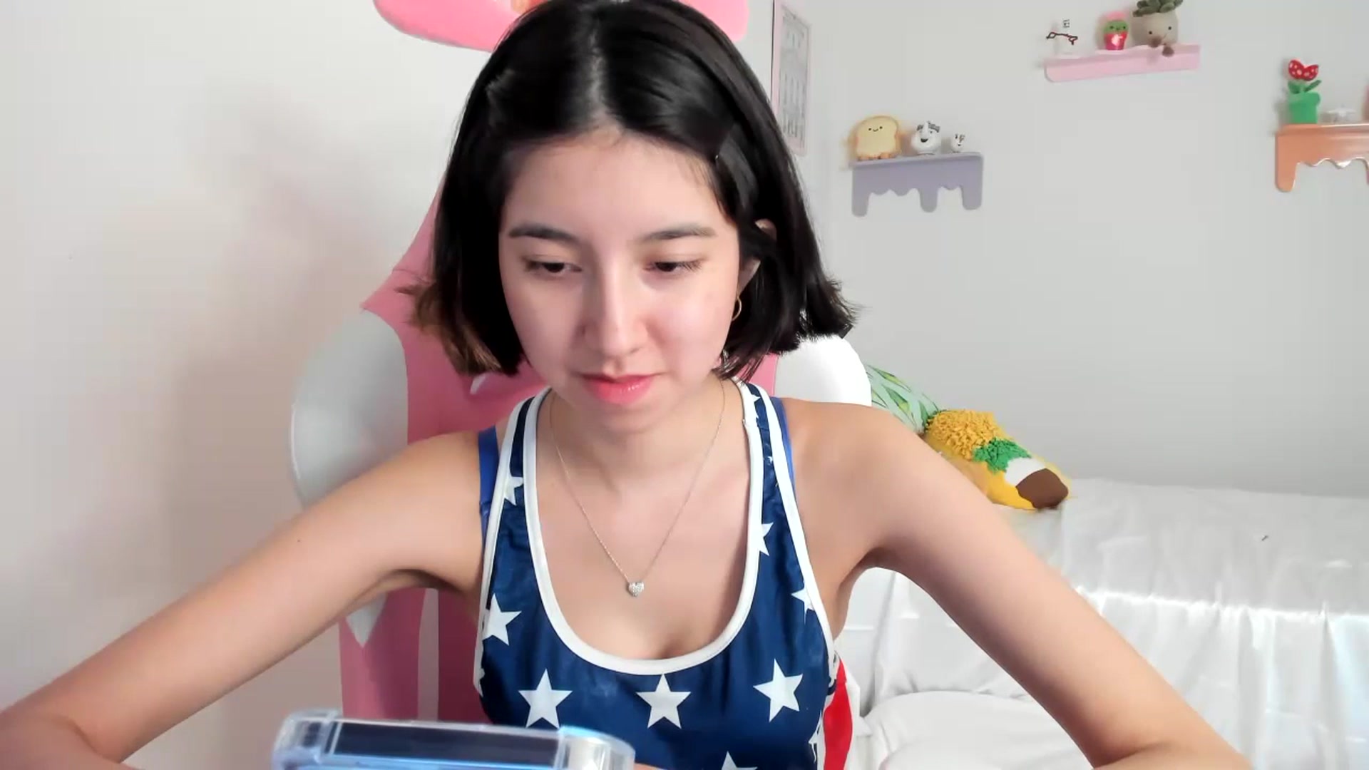 Gallery image thumbnail from Cherrycute666's myfreecams stream on, 07/05/2023, 24:05 image 12 of 20
