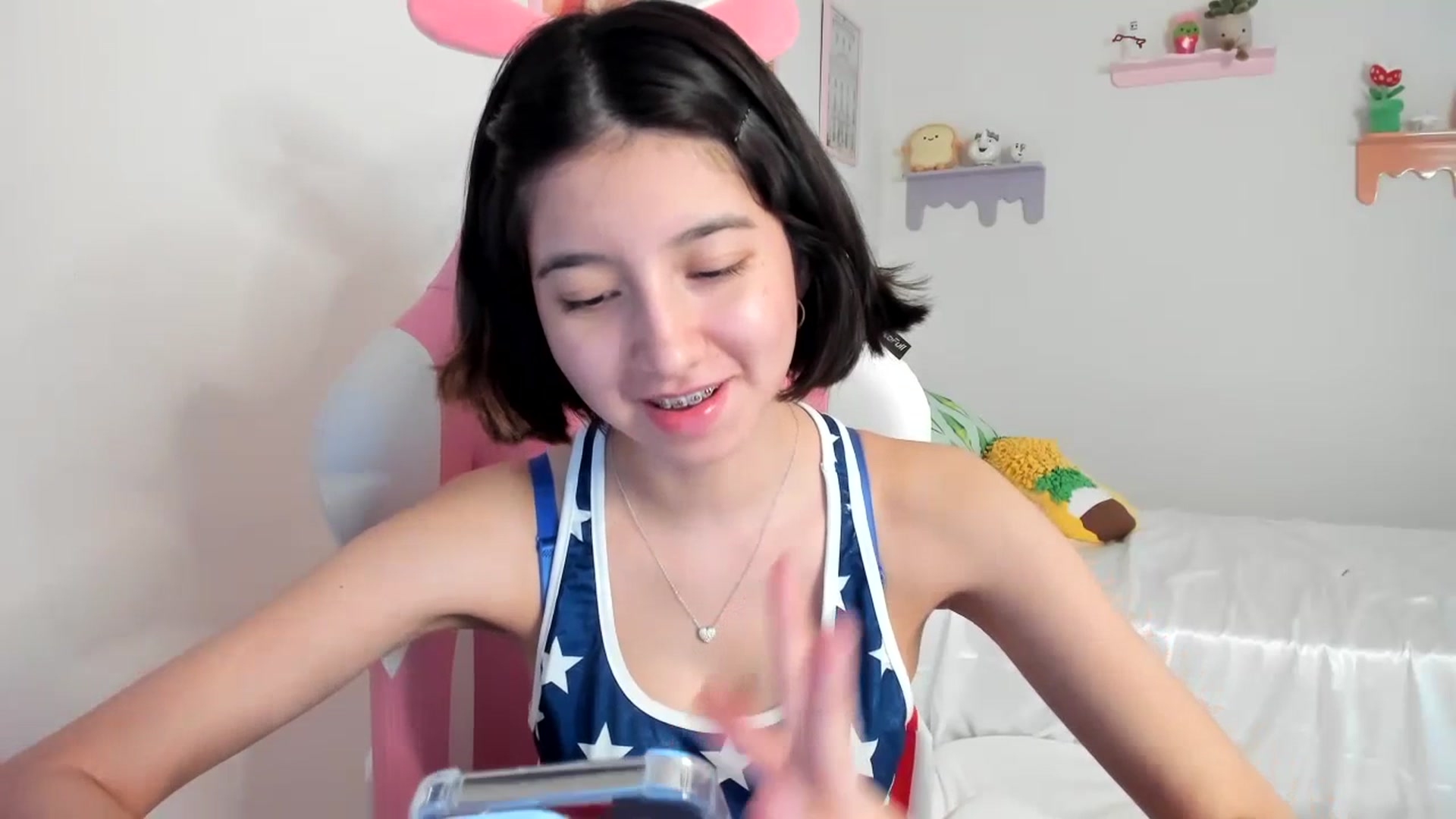Gallery image thumbnail from Cherrycute666's myfreecams stream on, 07/05/2023, 24:05 image 15 of 20