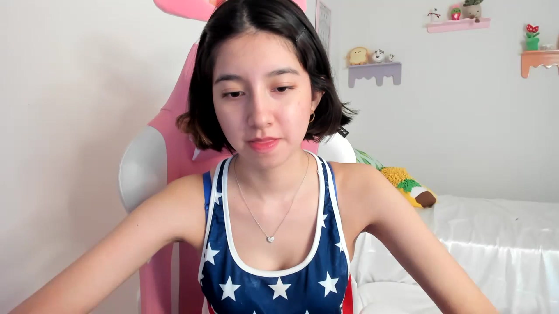Gallery image thumbnail from Cherrycute666's myfreecams stream on, 07/05/2023, 24:05 image 13 of 20