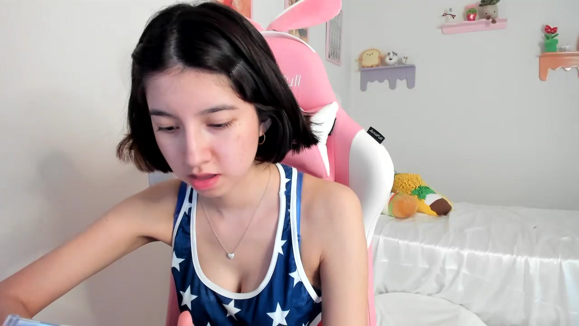 Gallery image thumbnail from Cherrycute666's myfreecams stream on, 07/05/2023, 24:05 image 14 of 20