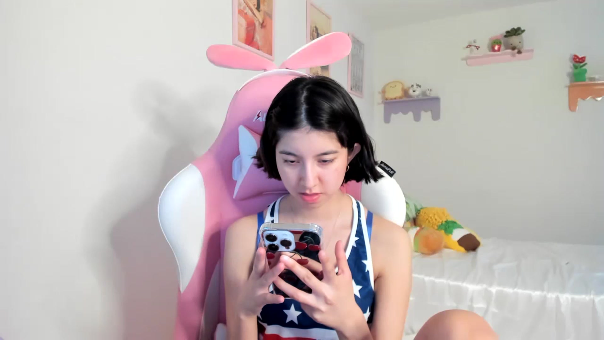 Gallery image thumbnail from Cherrycute666's myfreecams stream on, 07/05/2023, 01:32 image 17 of 20