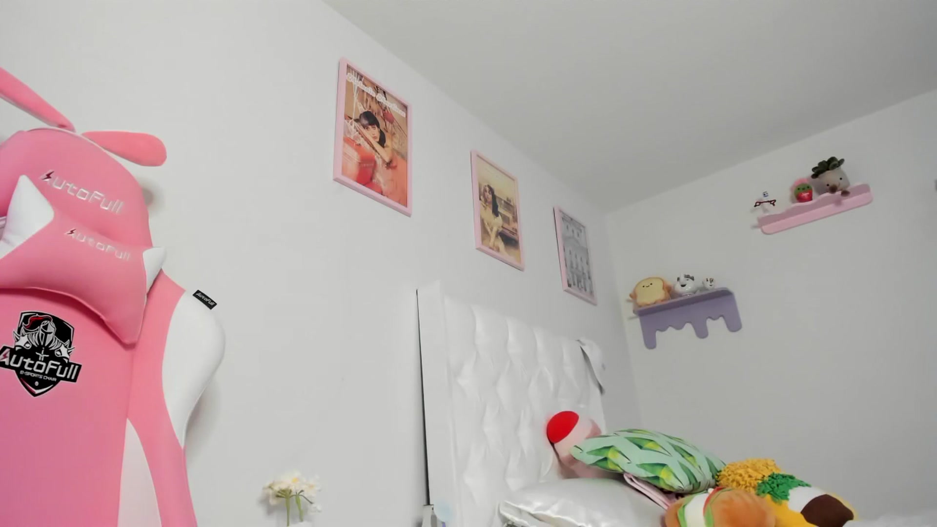Gallery image thumbnail from Cherrycute666's myfreecams stream on, 07/05/2023, 01:32 image 18 of 20
