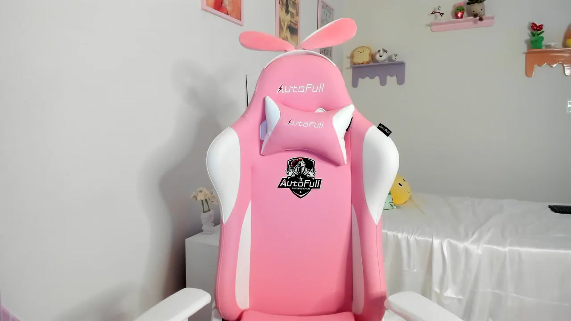 Gallery image thumbnail from Cherrycute666's myfreecams stream on, 07/05/2023, 03:56 image 13 of 20