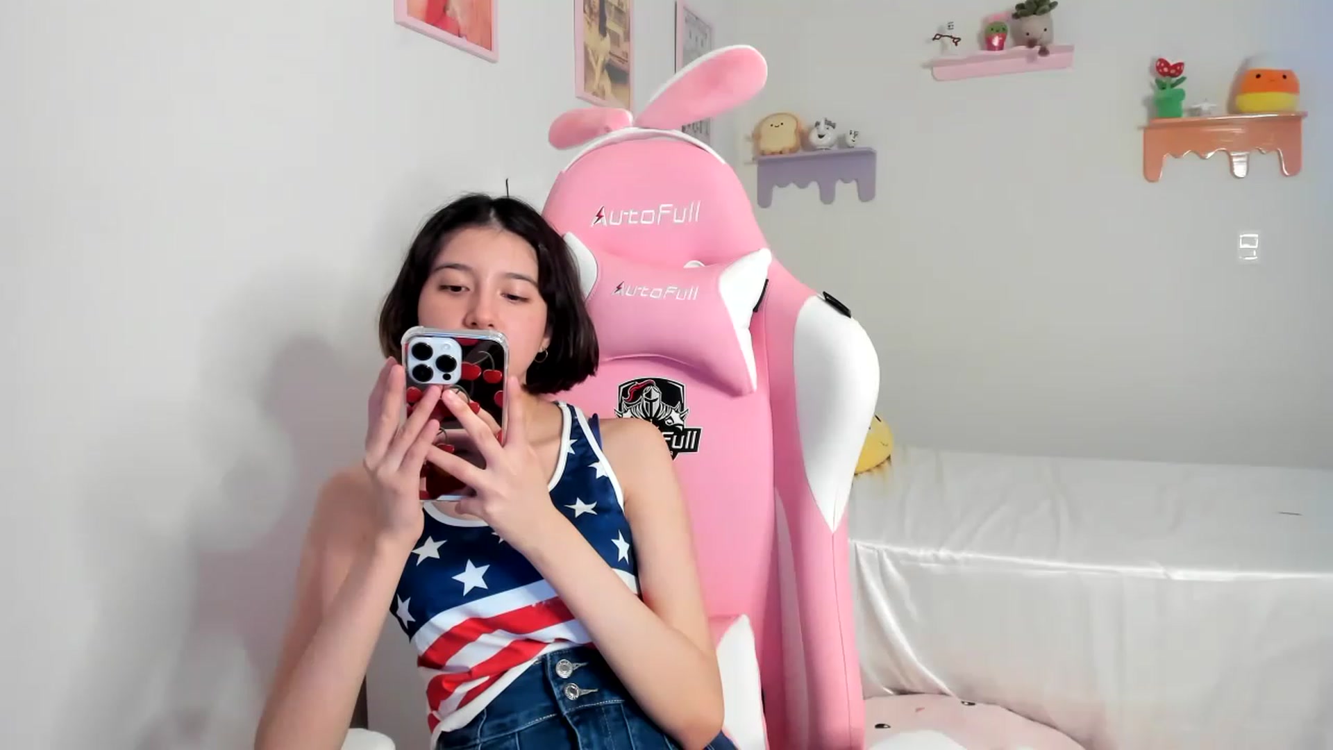 Gallery image thumbnail from Cherrycute666's myfreecams stream on, 07/05/2023, 07:19 image 19 of 20