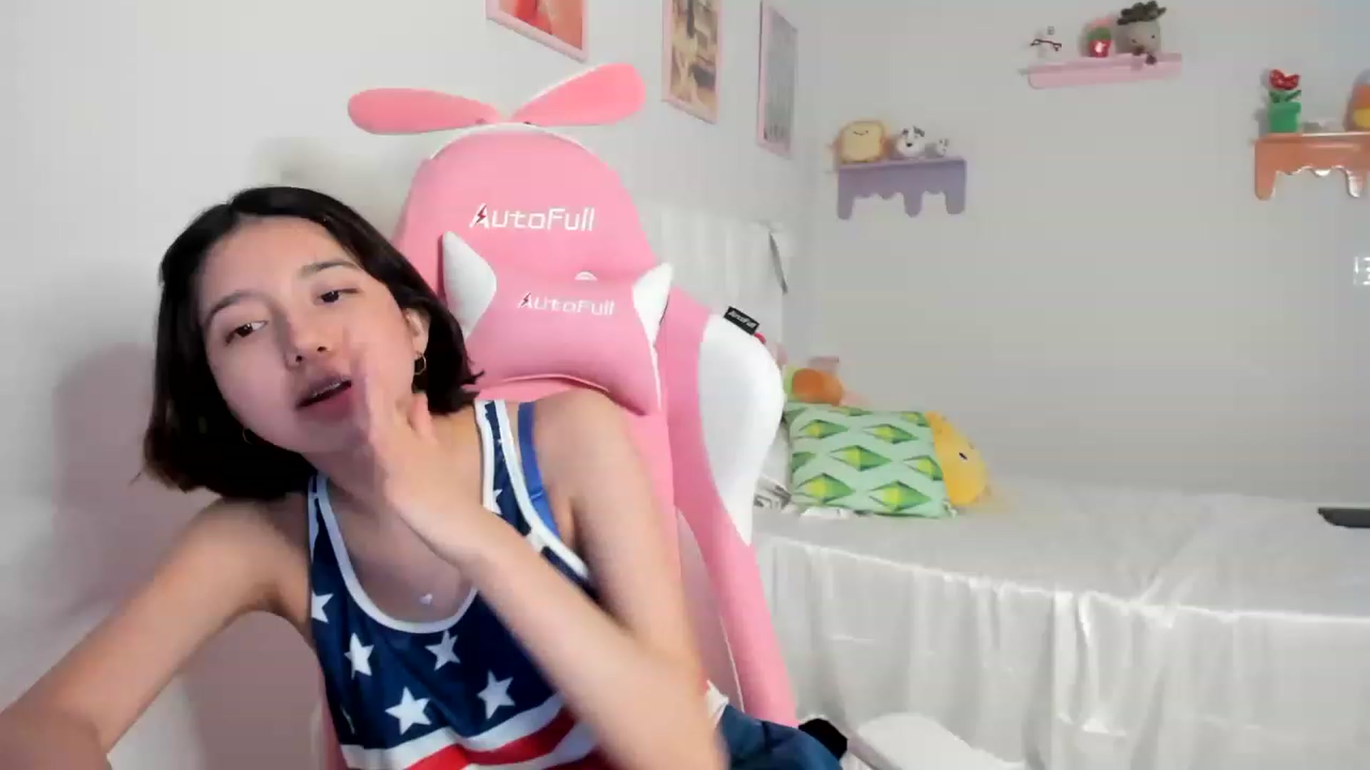 Gallery image thumbnail from Cherrycute666's myfreecams stream on, 07/05/2023, 07:19 image 1 of 20