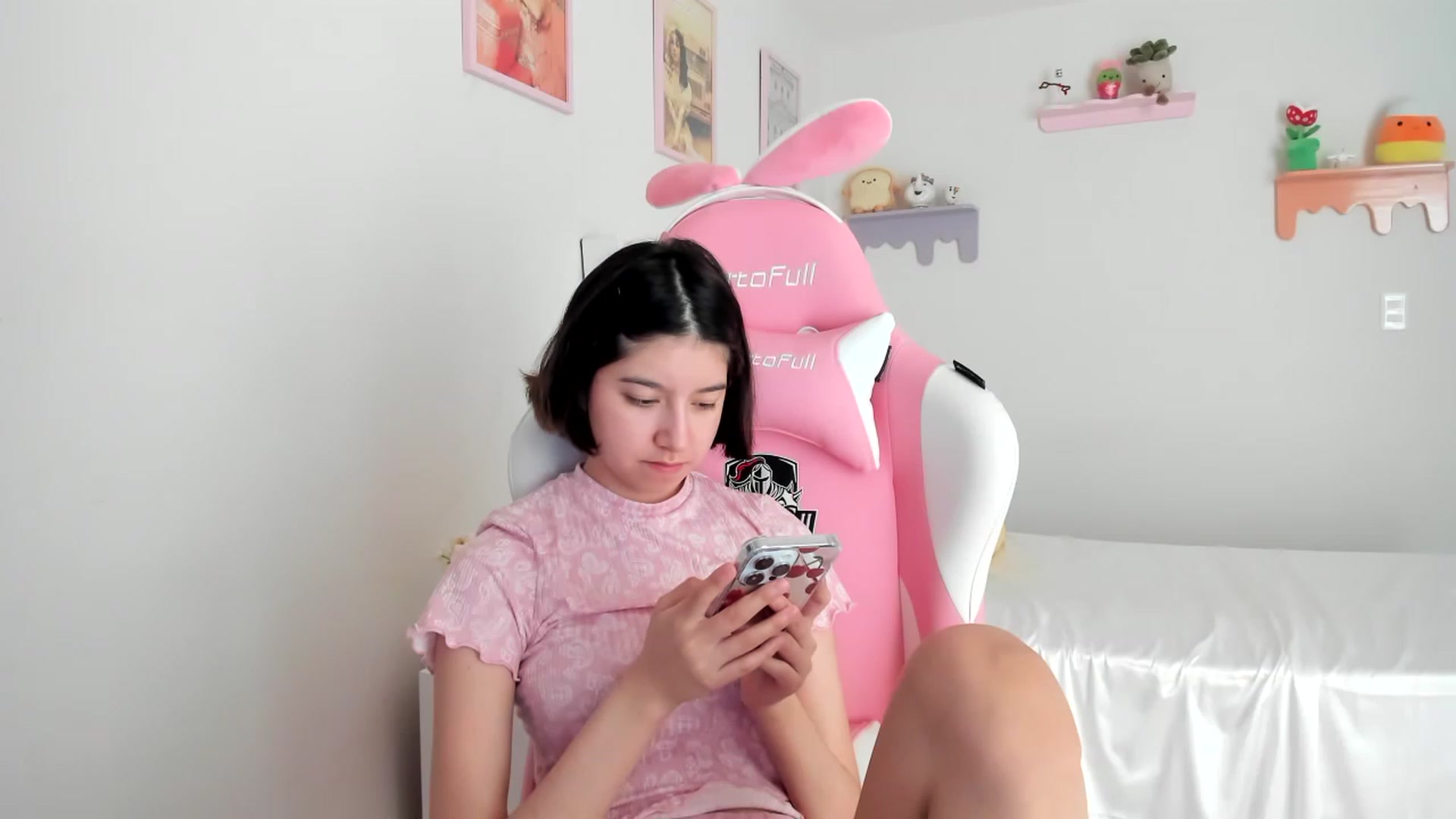 Gallery image thumbnail from Cherrycute666's myfreecams stream on, 07/05/2023, 20:51 image 1 of 20