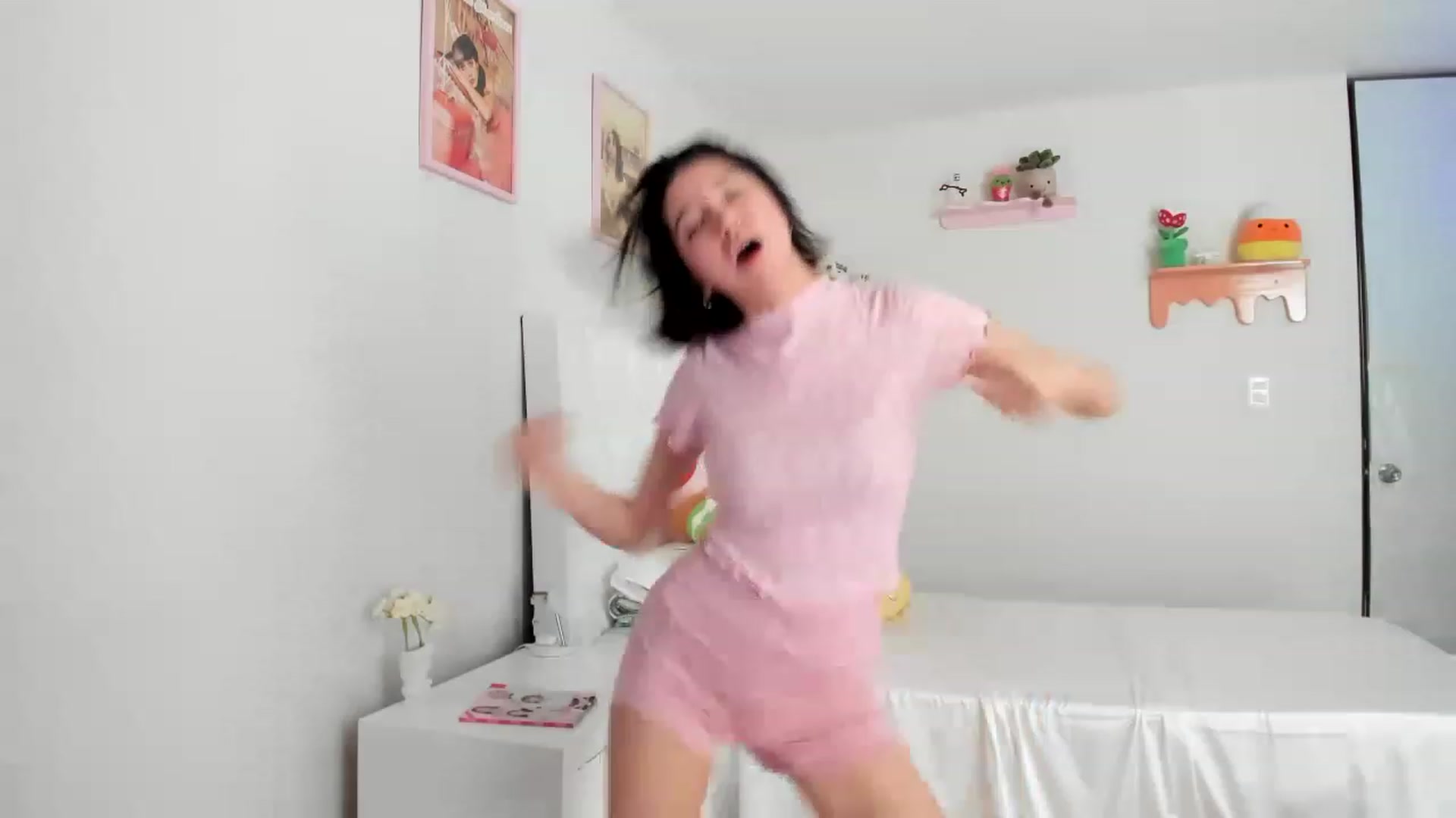 Gallery image thumbnail from Cherrycute666's myfreecams stream on, 07/05/2023, 20:51 image 10 of 20