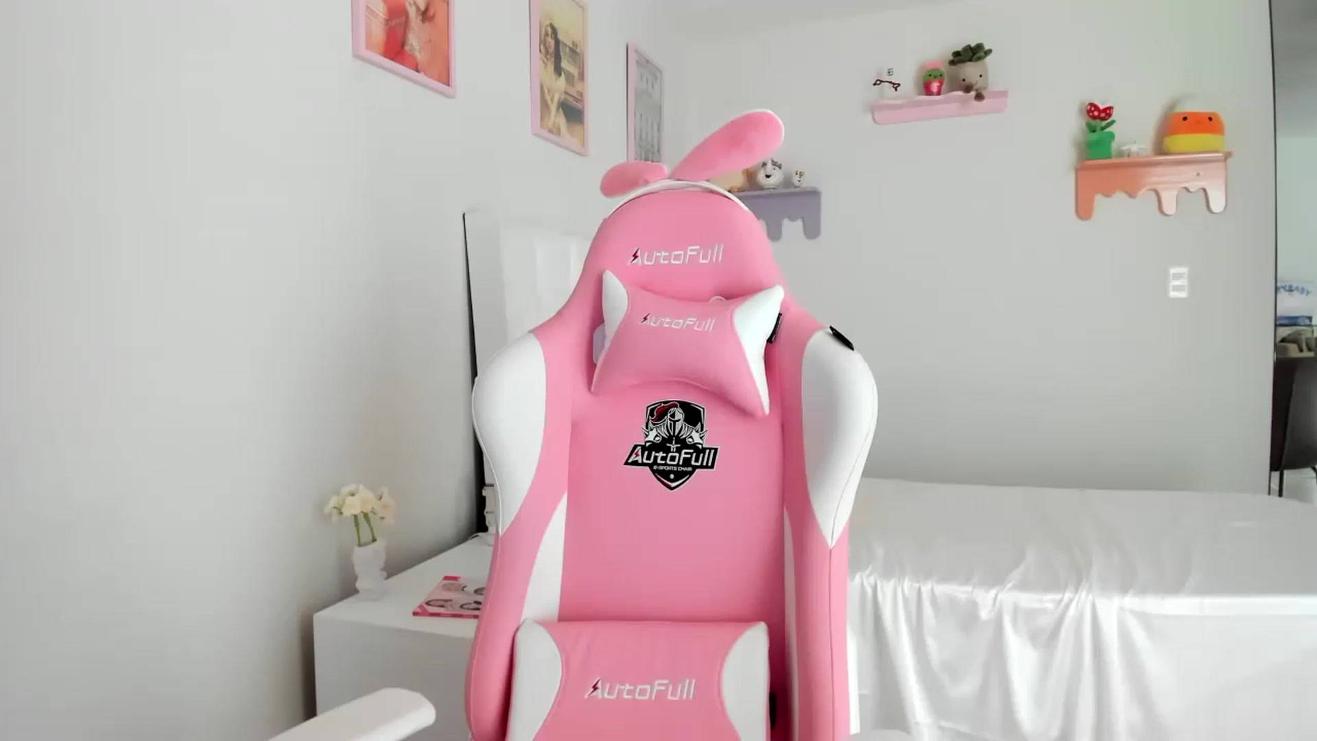 Gallery image thumbnail from Cherrycute666's myfreecams stream on, 07/05/2023, 20:51 image 5 of 20