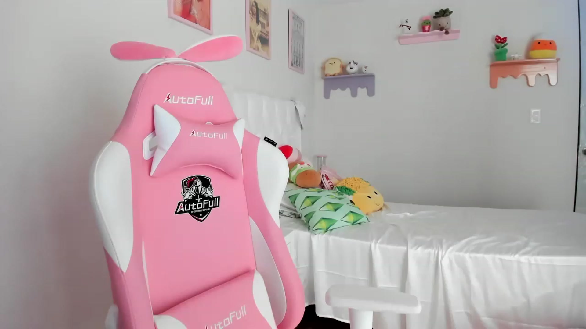 Gallery image thumbnail from Cherrycute666's myfreecams stream on, 07/05/2023, 20:51 image 14 of 20