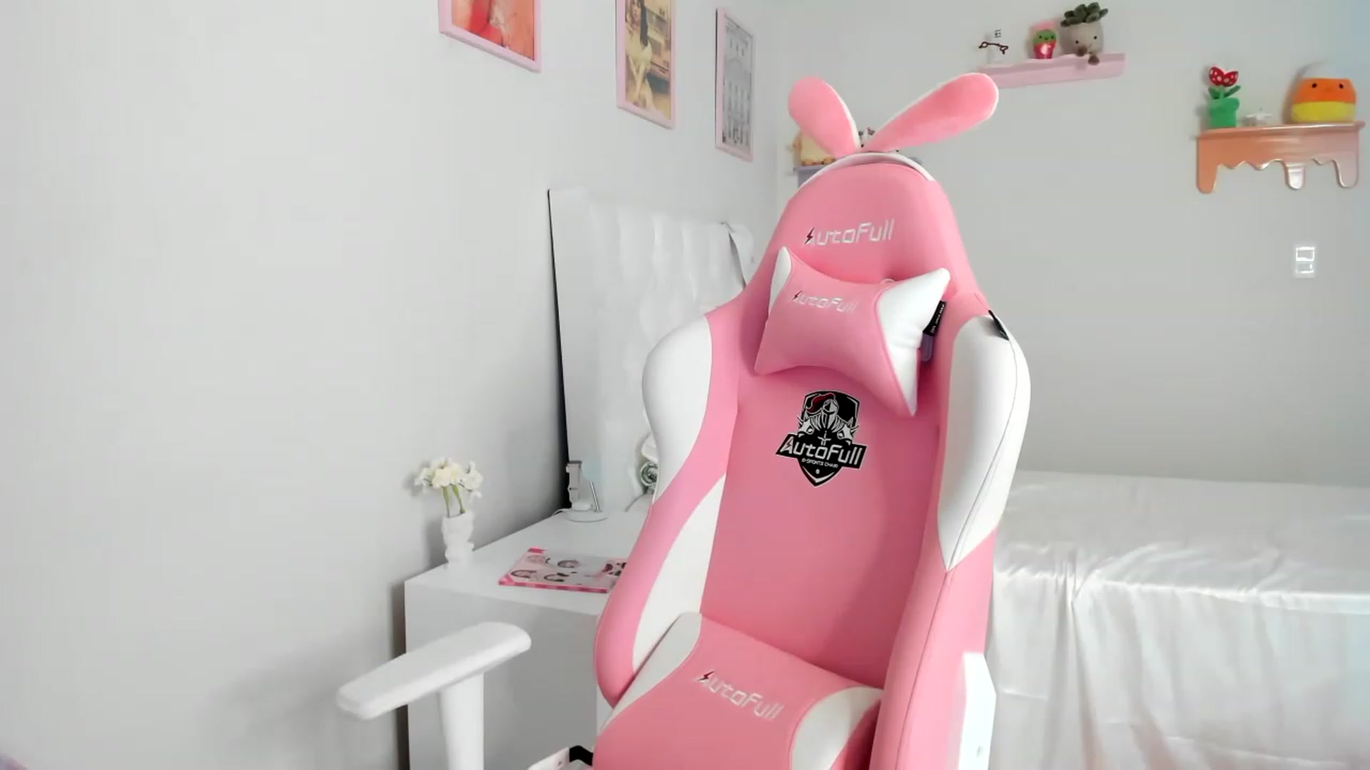 Gallery image thumbnail from Cherrycute666's myfreecams stream on, 07/05/2023, 22:42 image 7 of 20