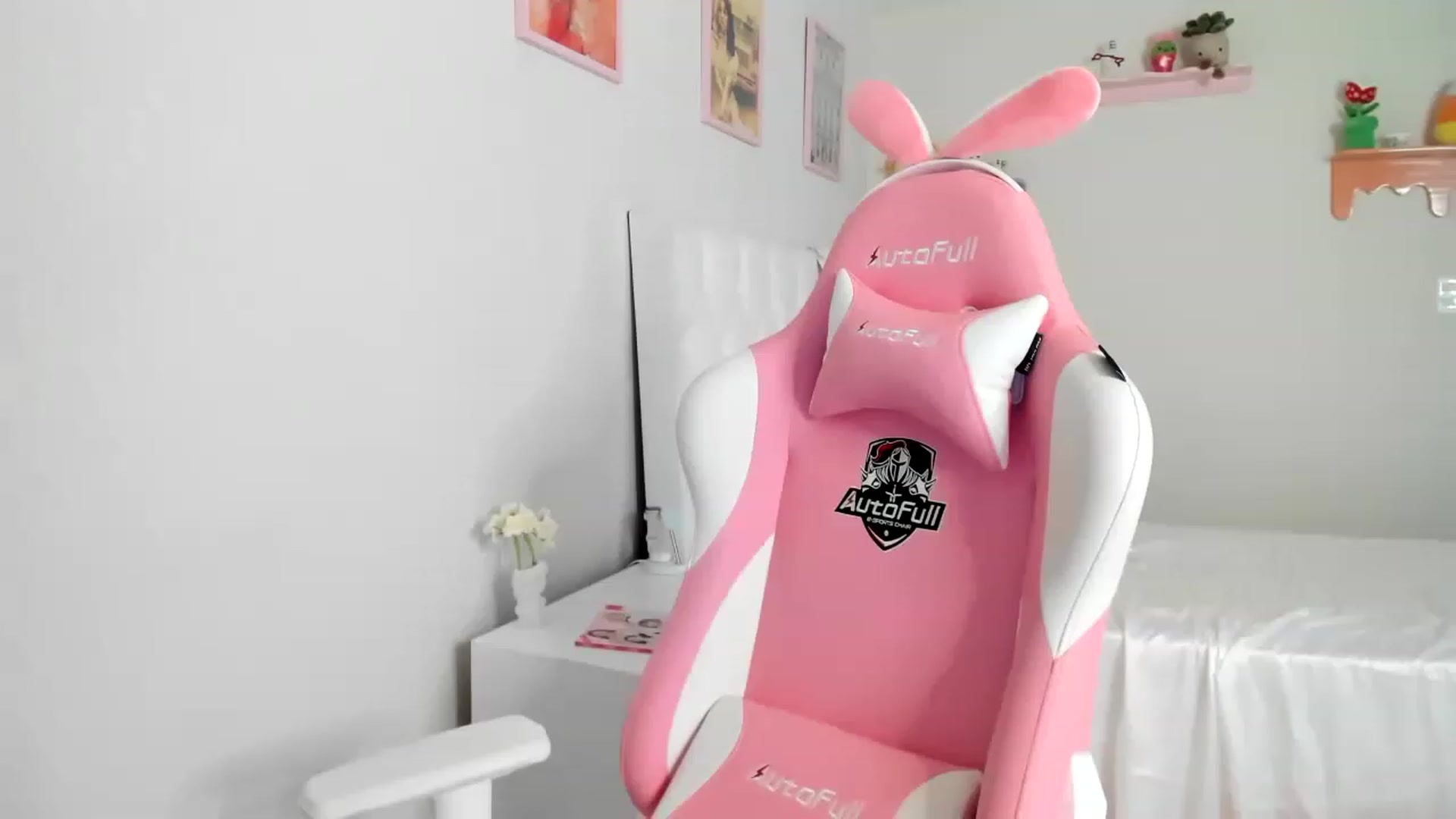 Gallery image thumbnail from Cherrycute666's myfreecams stream on, 07/05/2023, 22:42 image 14 of 20