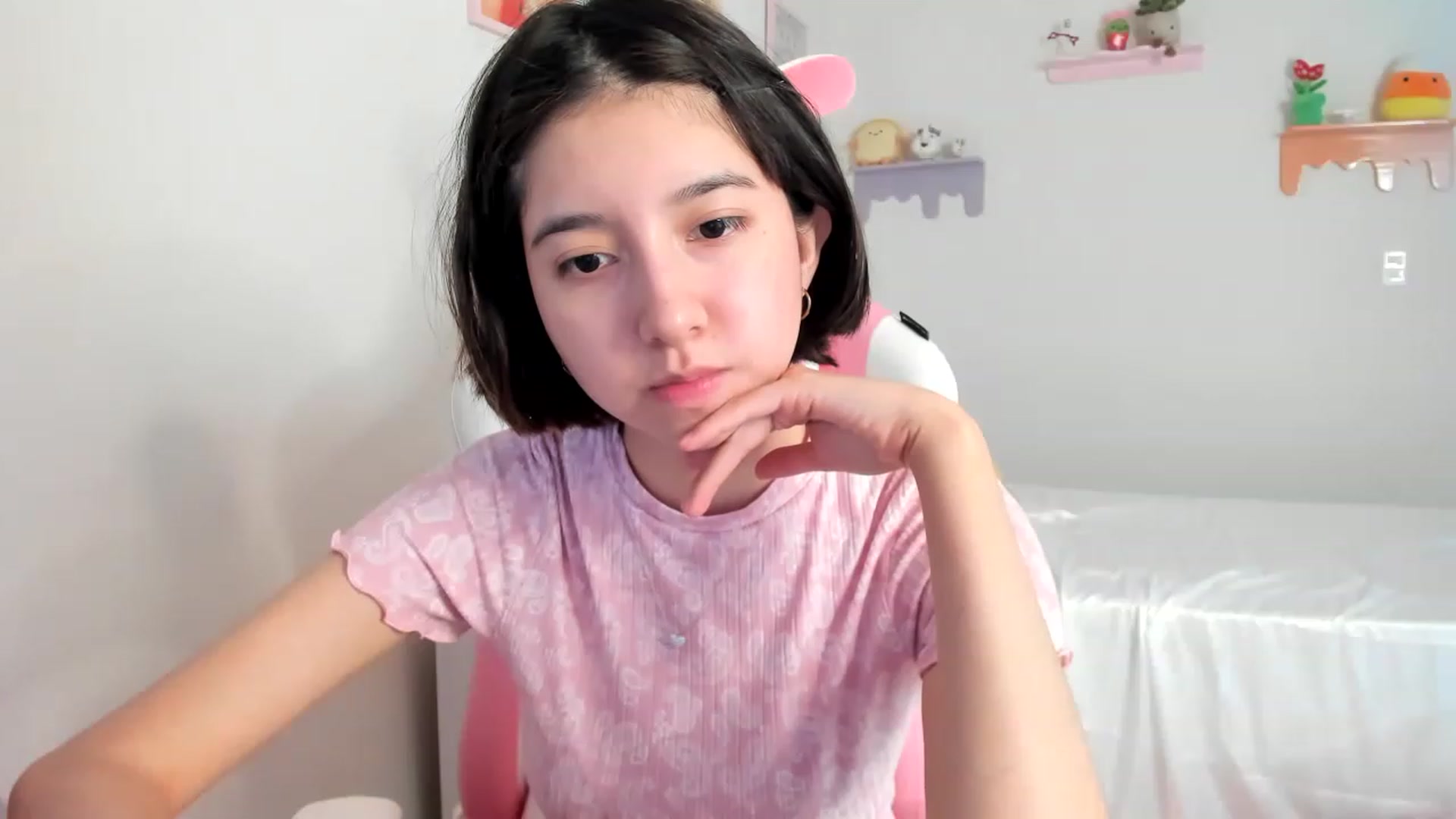 Gallery image thumbnail from Cherrycute666's myfreecams stream on, 07/05/2023, 22:42 image 10 of 20