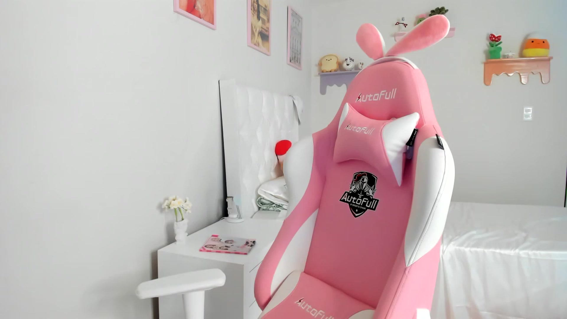 Gallery image thumbnail from Cherrycute666's myfreecams stream on, 07/05/2023, 22:42 image 12 of 20